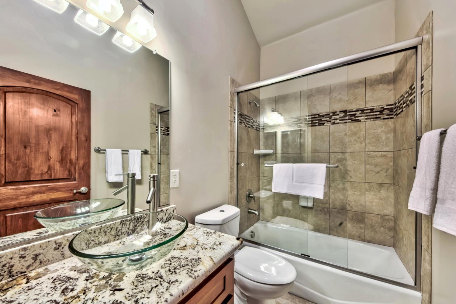Walk to Gondola & Lake 4BD Townhome TW404 view 4