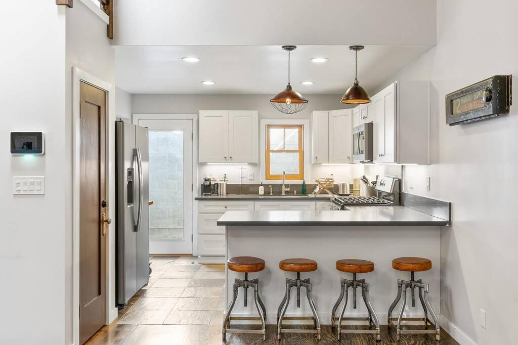 Amazing Unique Home Walk To Downtown & Beach view 5
