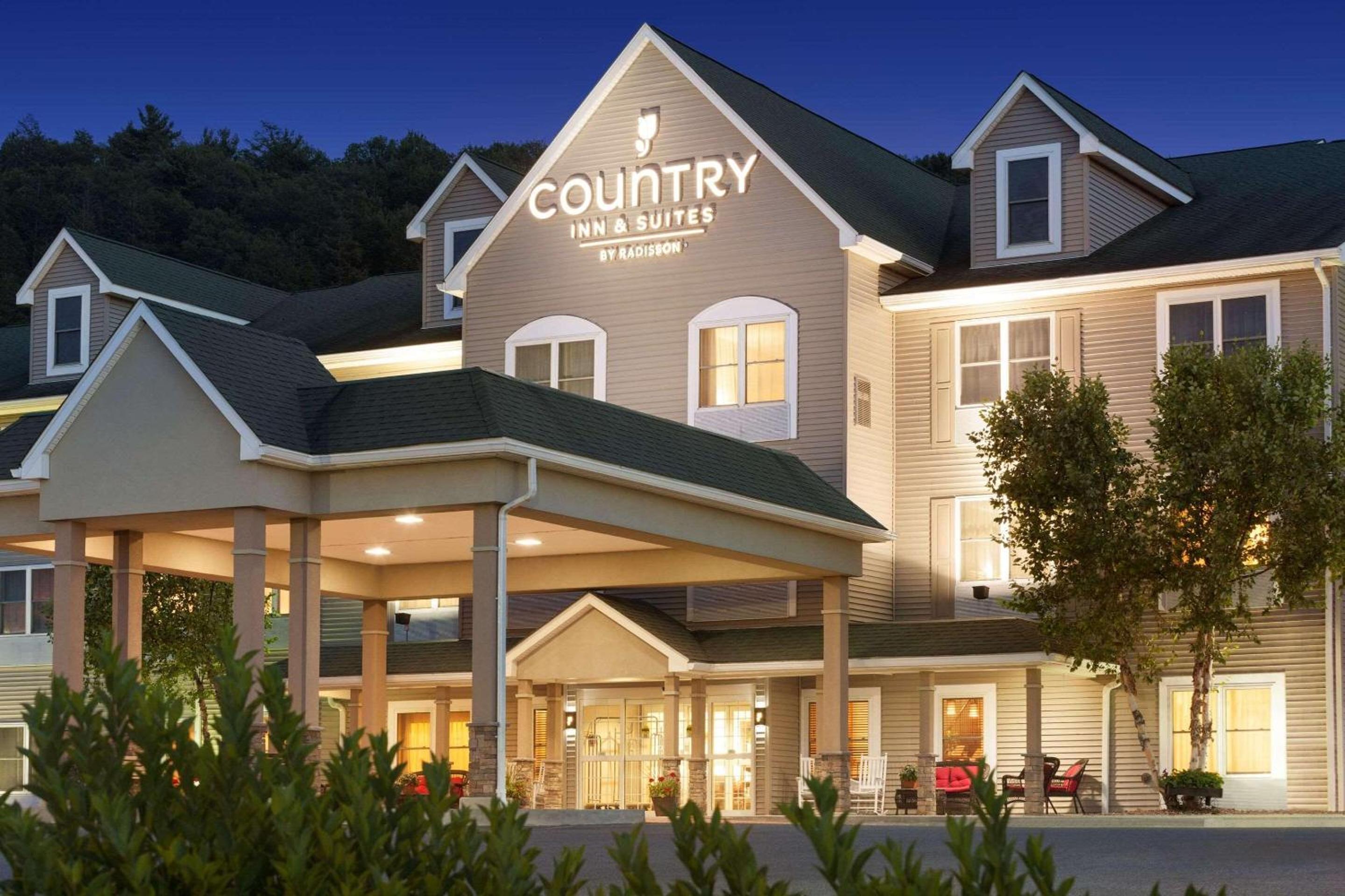 Miscellaneous Market Vacations - Country Inn  Suites by Radisson, Lehighton-Jim Thorpe, PA - Property Image 1