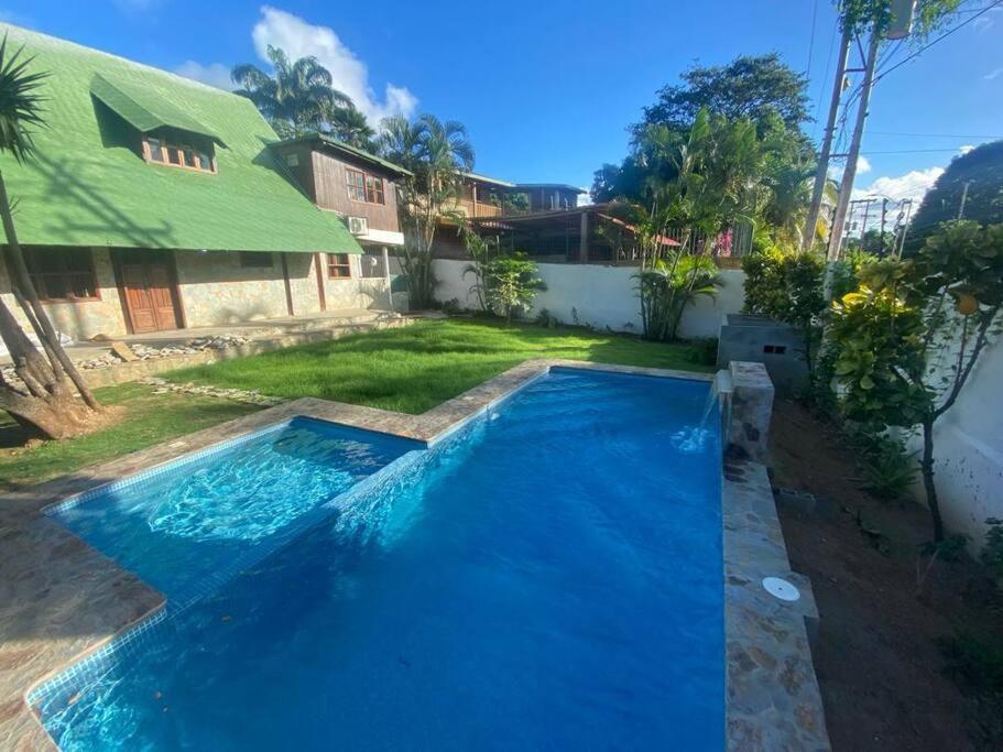 Acogedor Chalet con Piscina. view 4