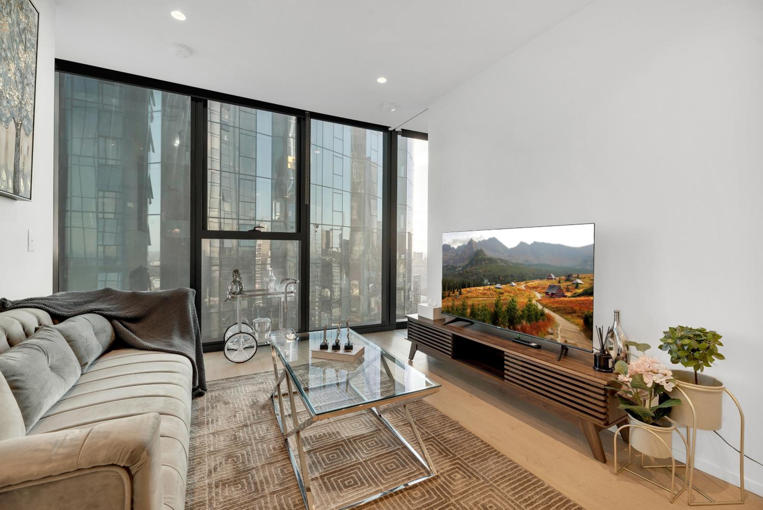 Melbourne Square Apartments