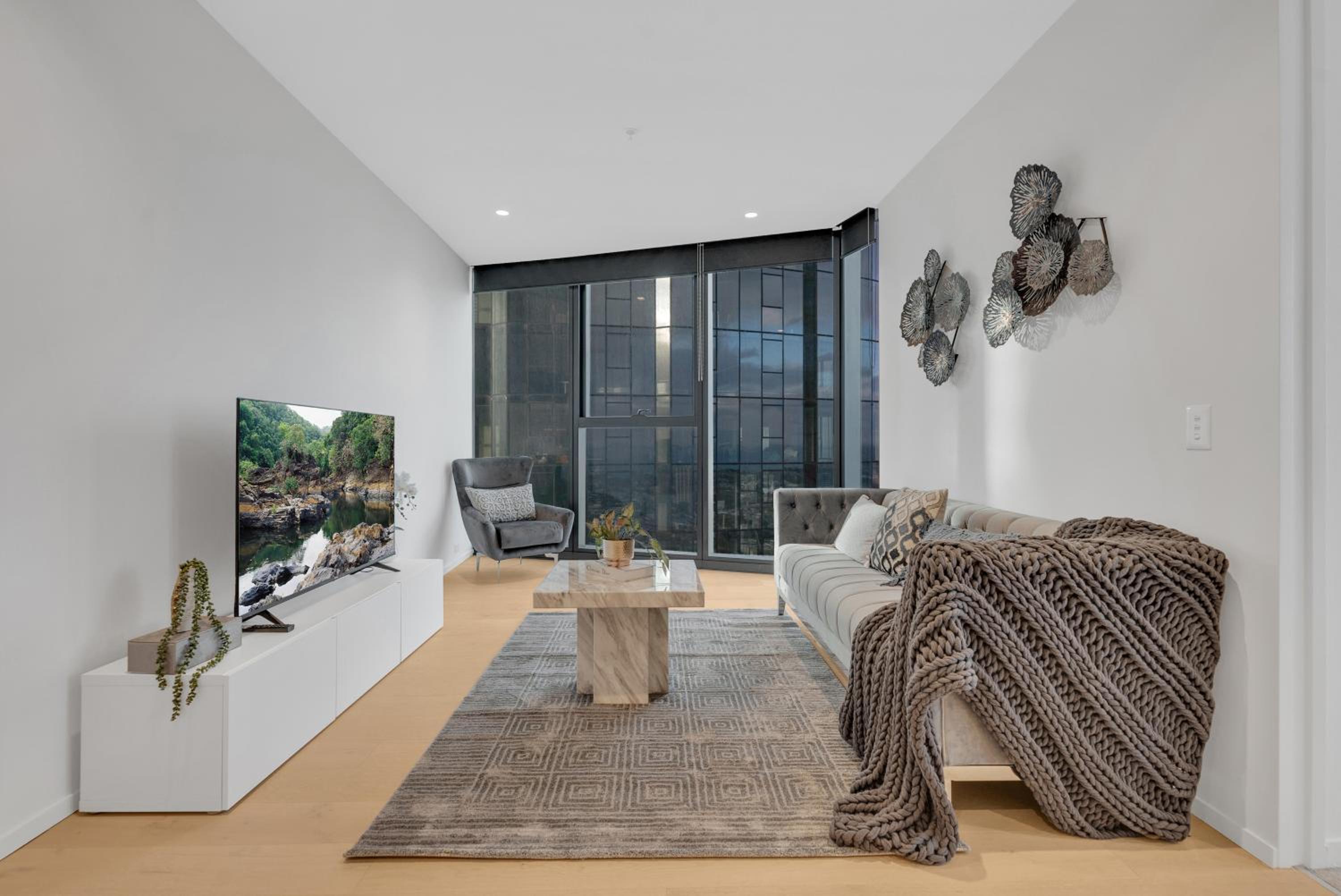 Melbourne Square Apartments