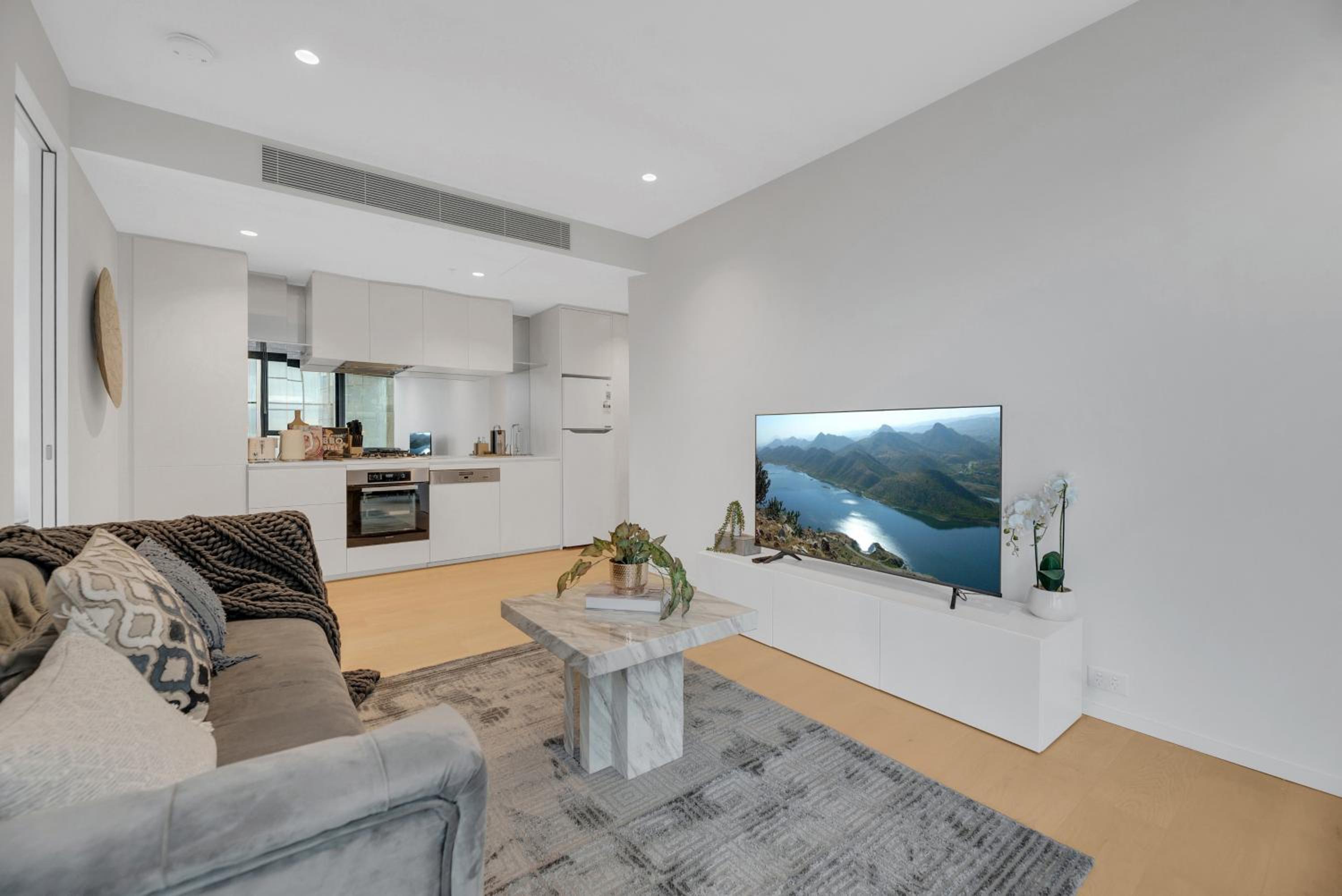 Melbourne Square Apartments