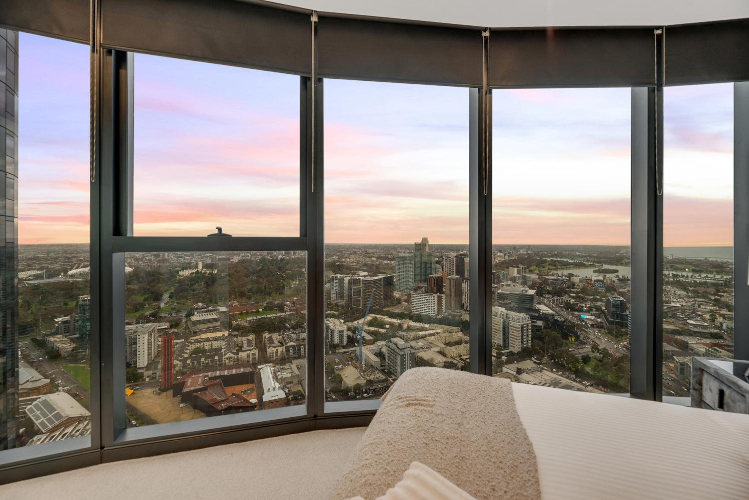 Melbourne Square Apartments