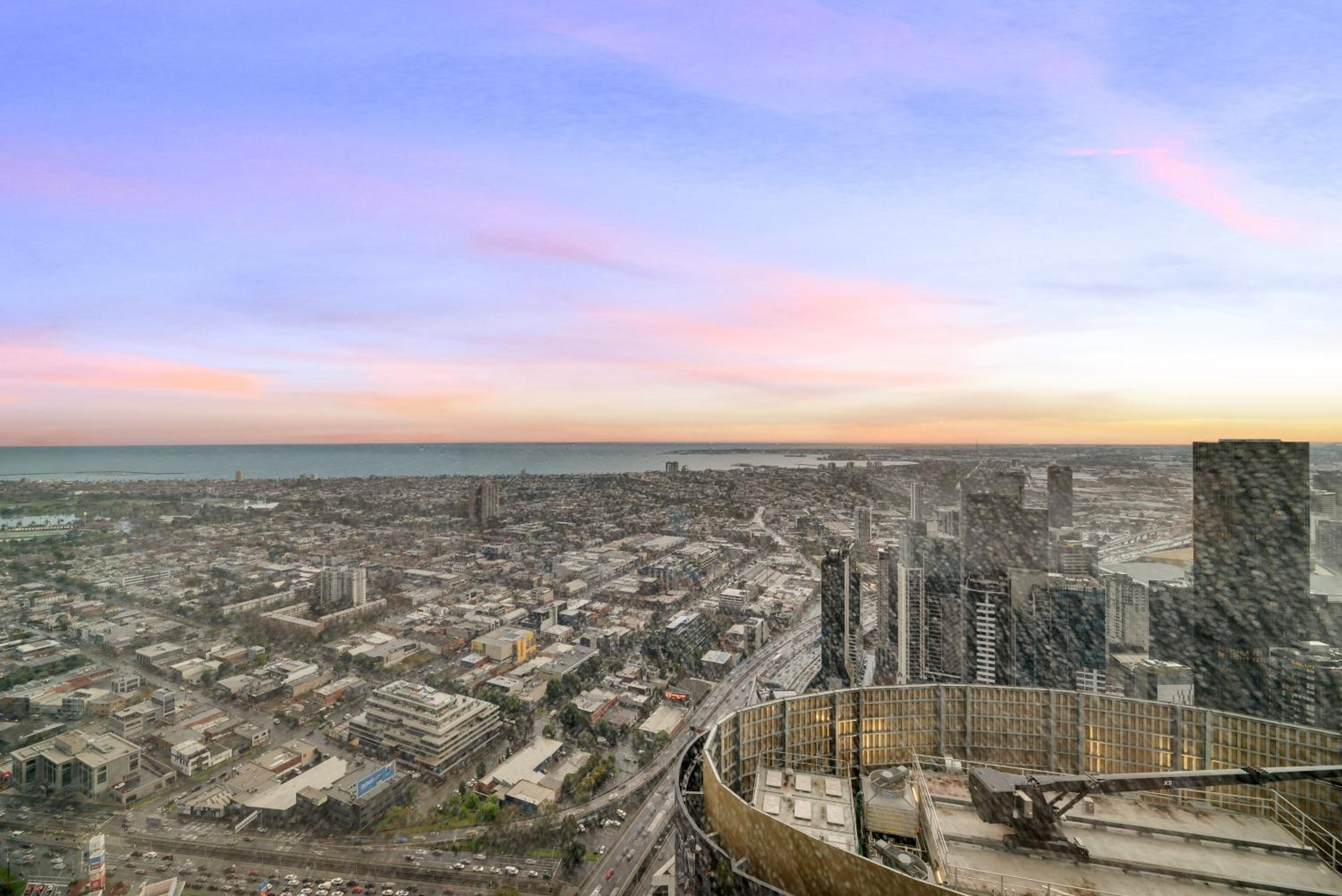 Melbourne Square Apartments