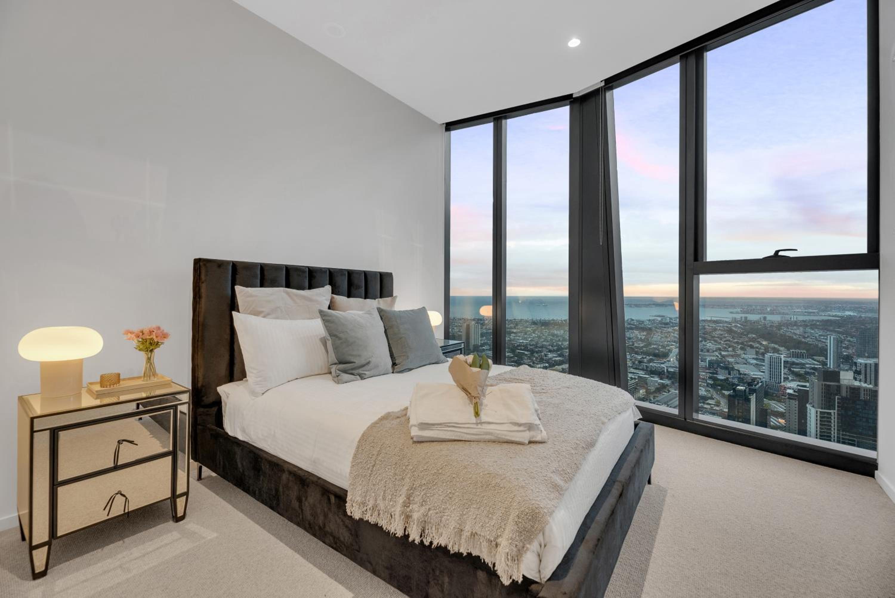 Melbourne Square Apartments