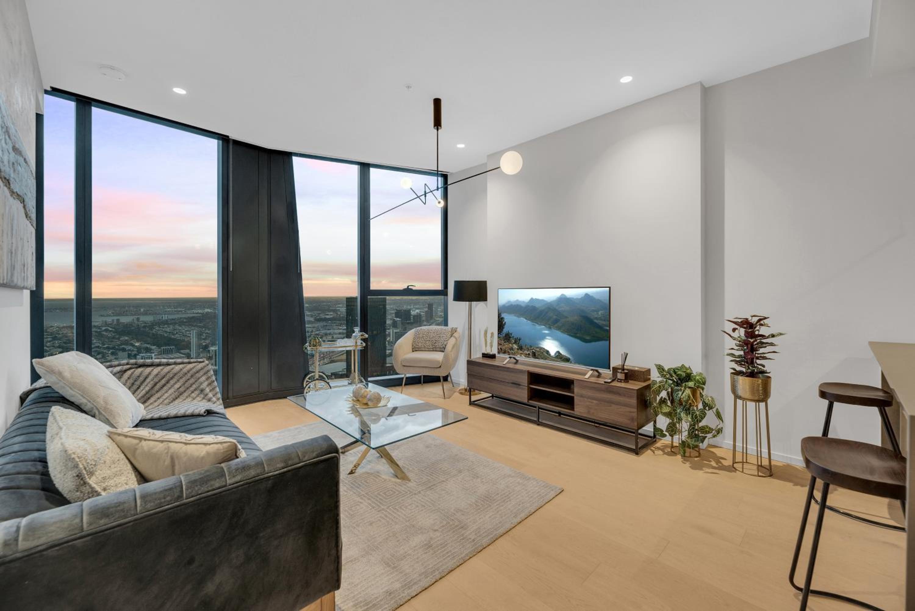 Melbourne Square Apartments