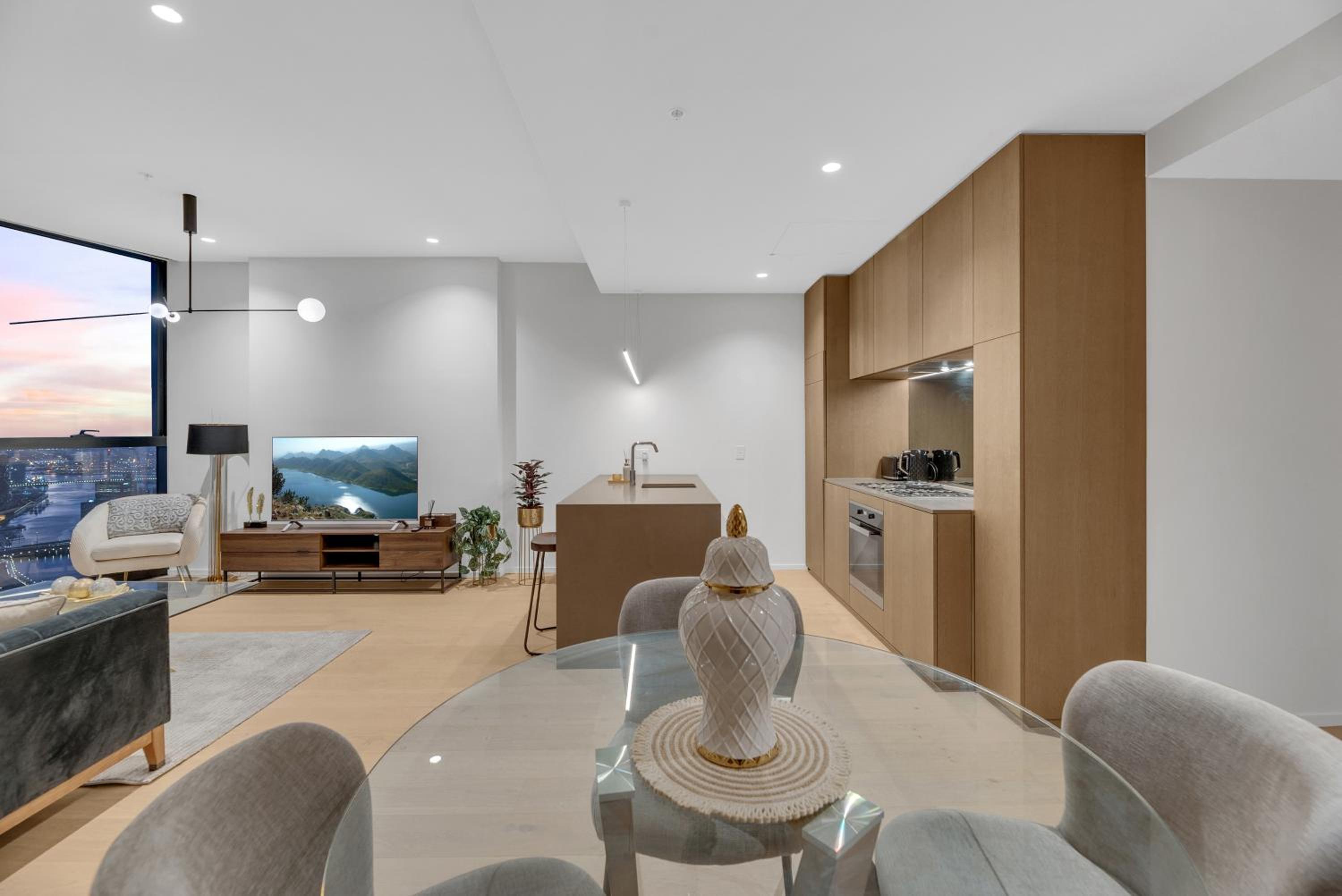 Melbourne Square Apartments