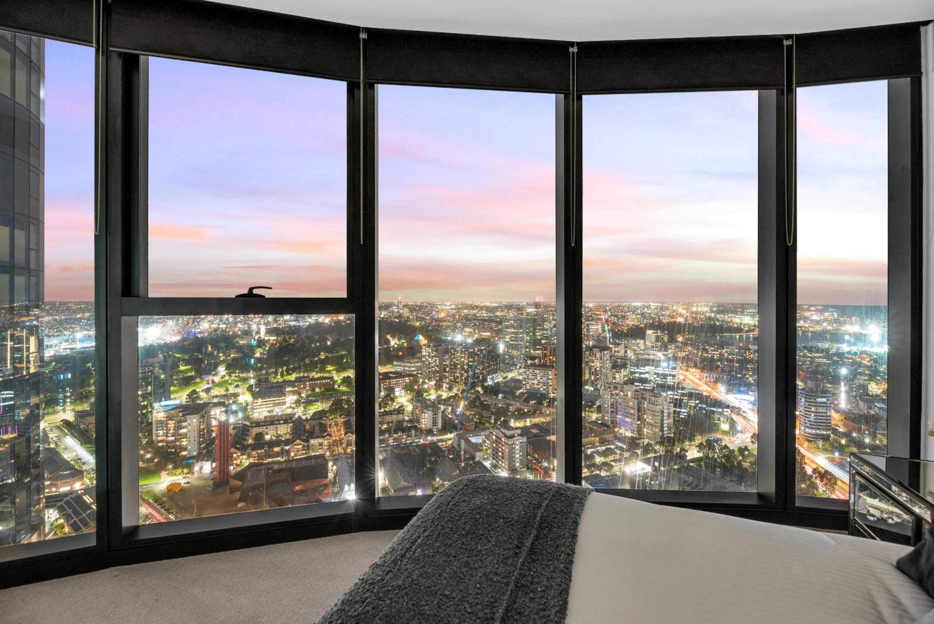 Melbourne Square Apartments