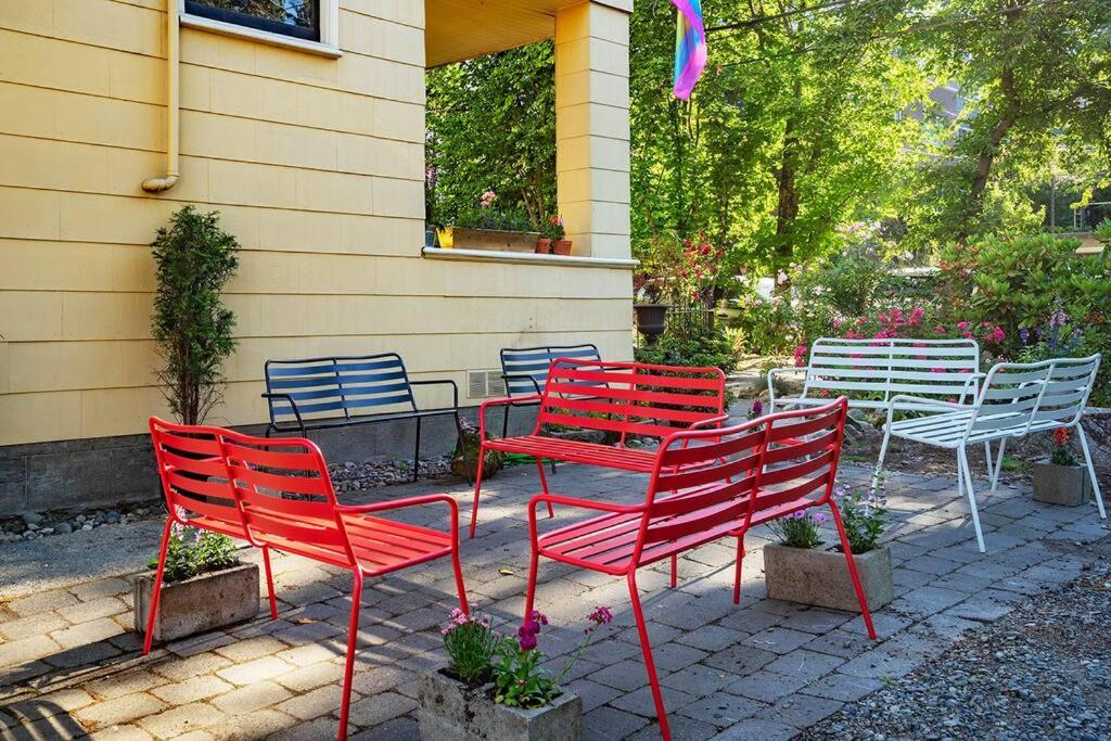 Charming Room in Capitol Hill - Foxglove Inn Rm 7 view 5