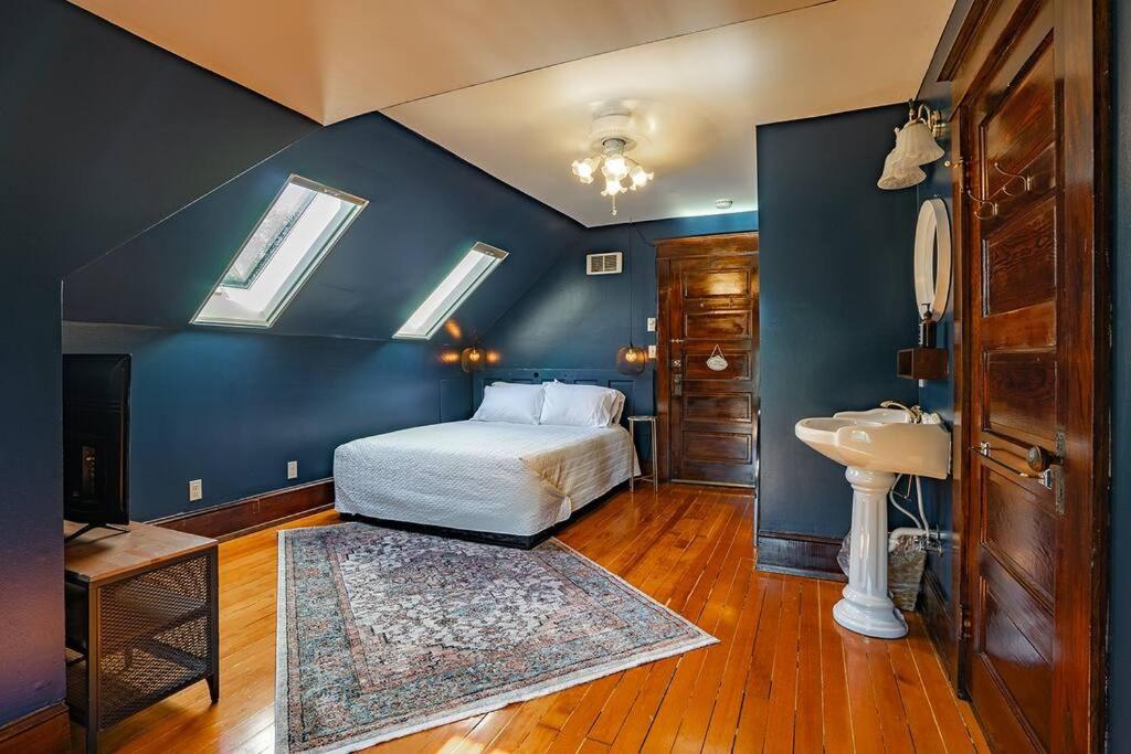 Charming Room in Capitol Hill - Foxglove Inn Rm 8 4