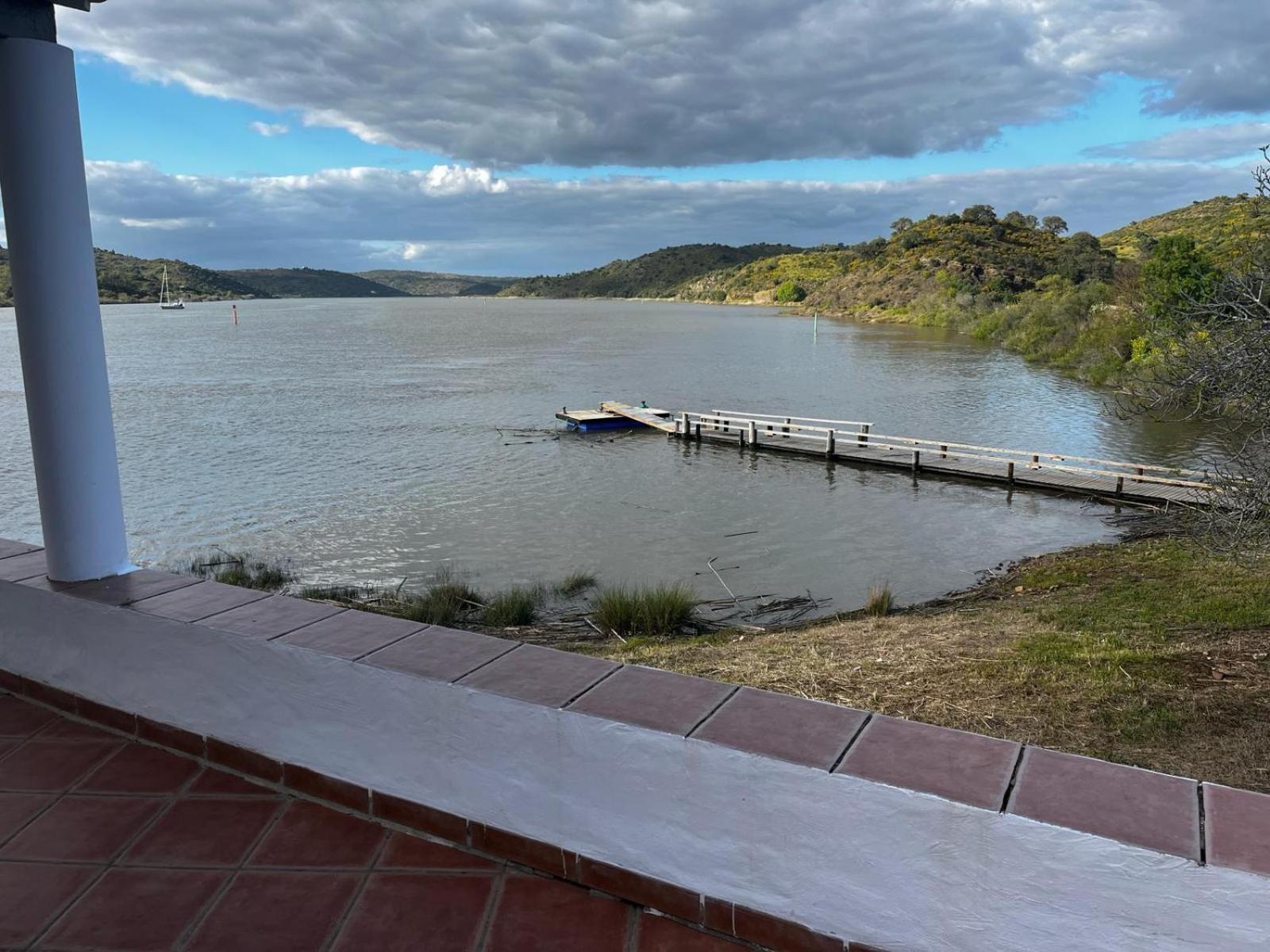 Excelente casa junto al rio