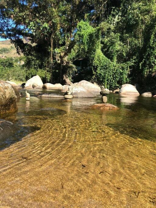 Refúgio com rio no quintal há 6km do centro