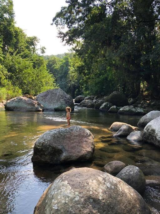 Refúgio com rio no quintal há 6km do centro