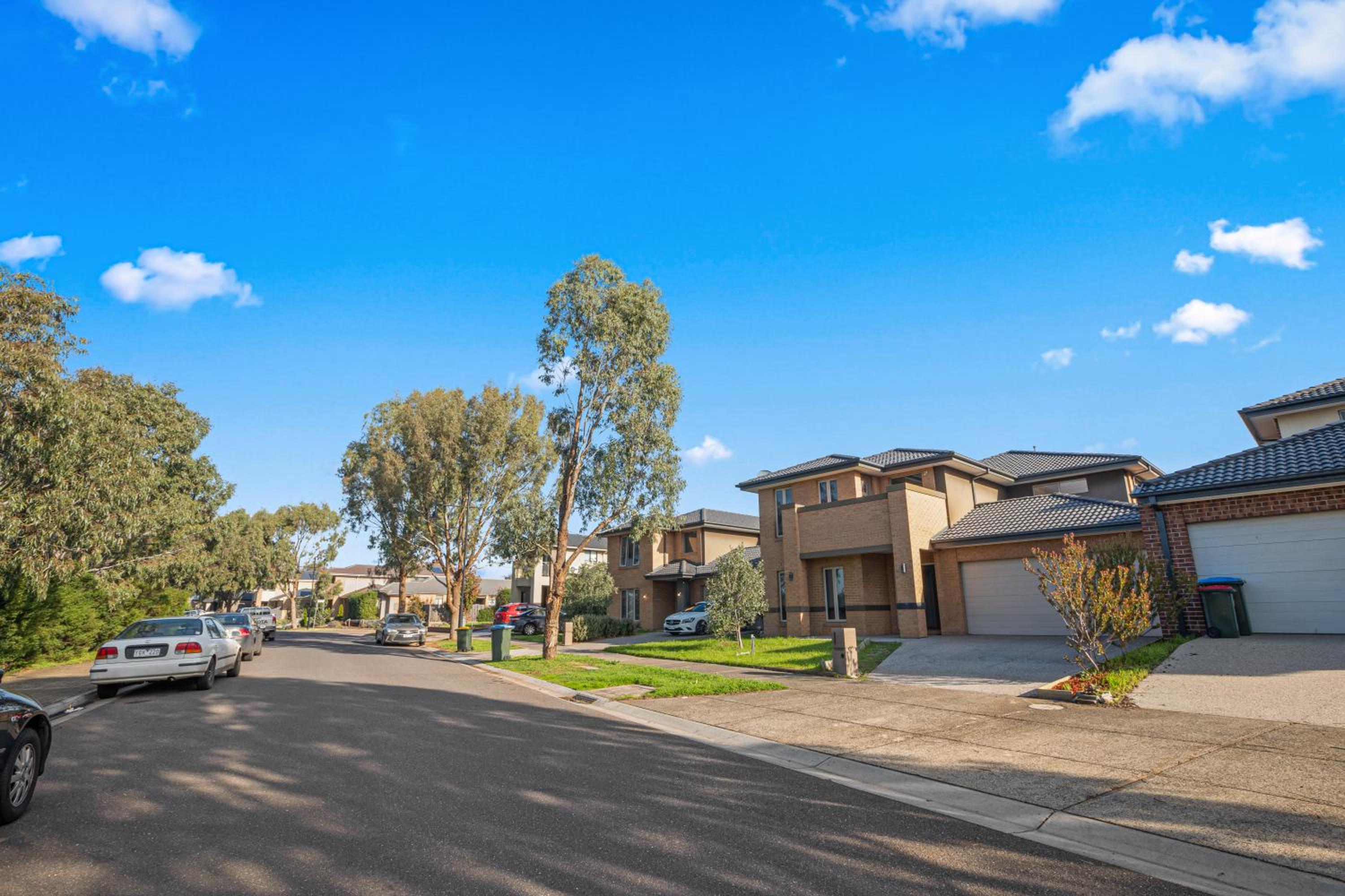 Spacious Villa 7BRM 5-bathroom House Point Cook Double Storey