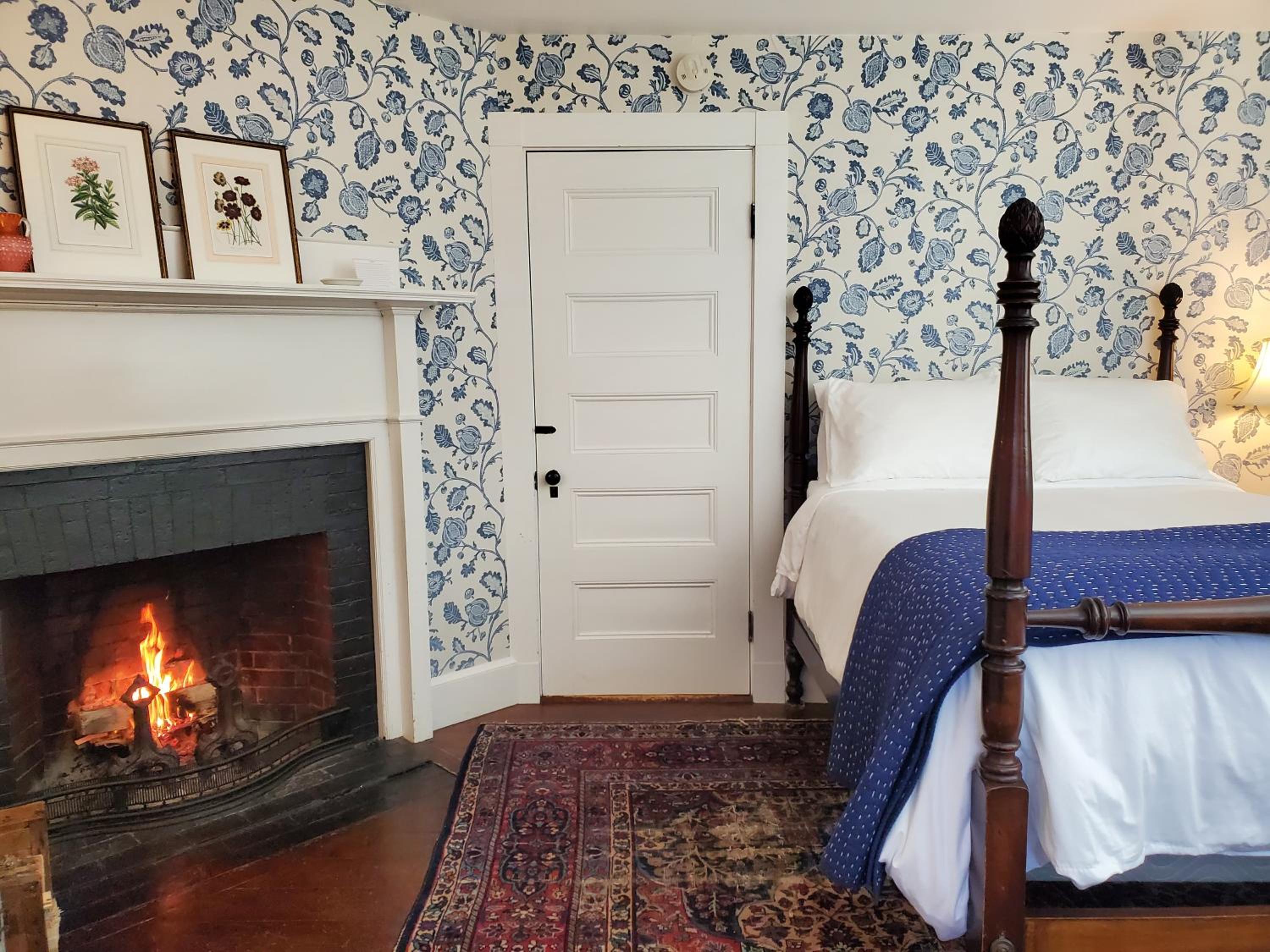 Harbourside Inn