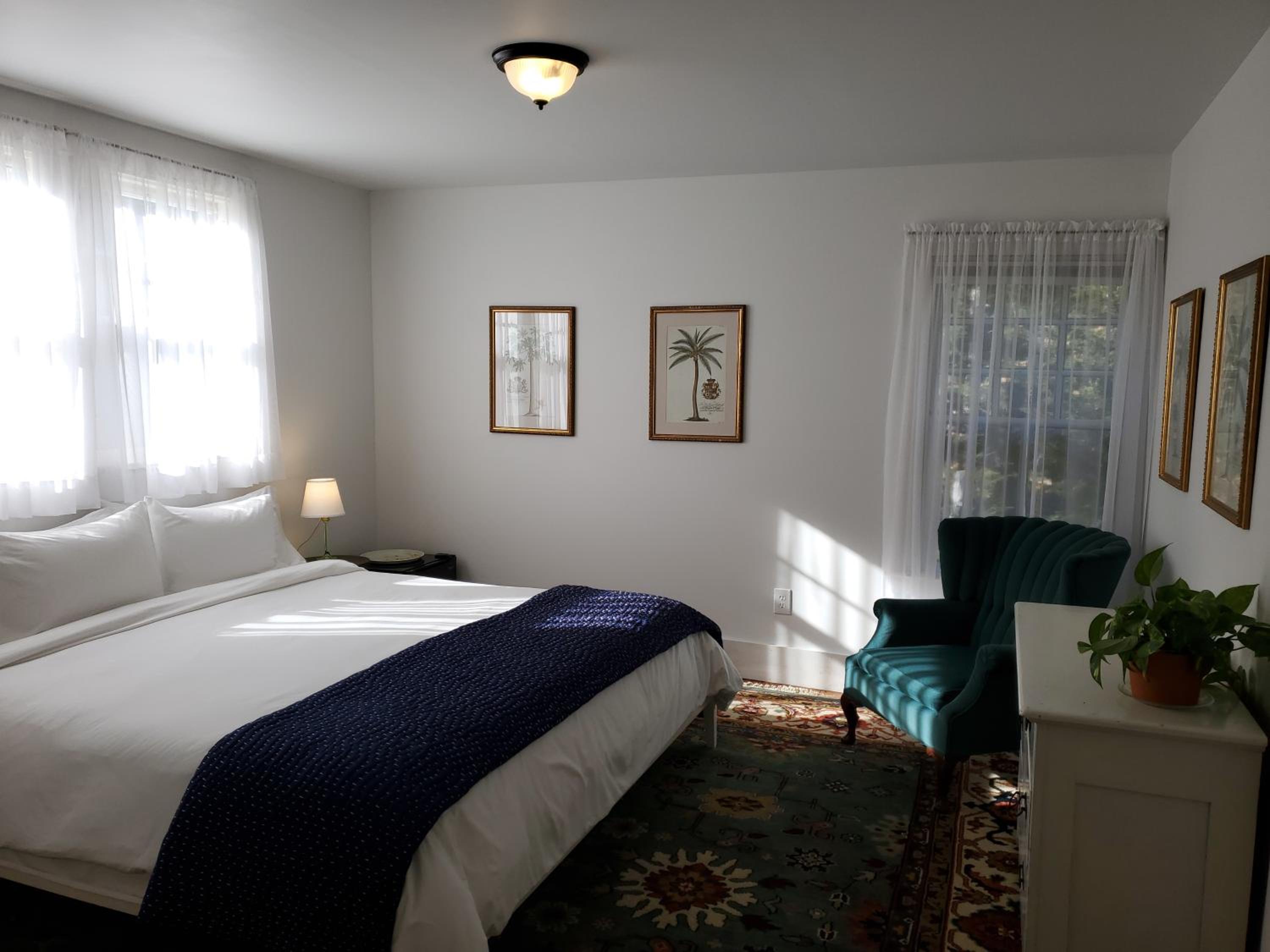 Harbourside Inn
