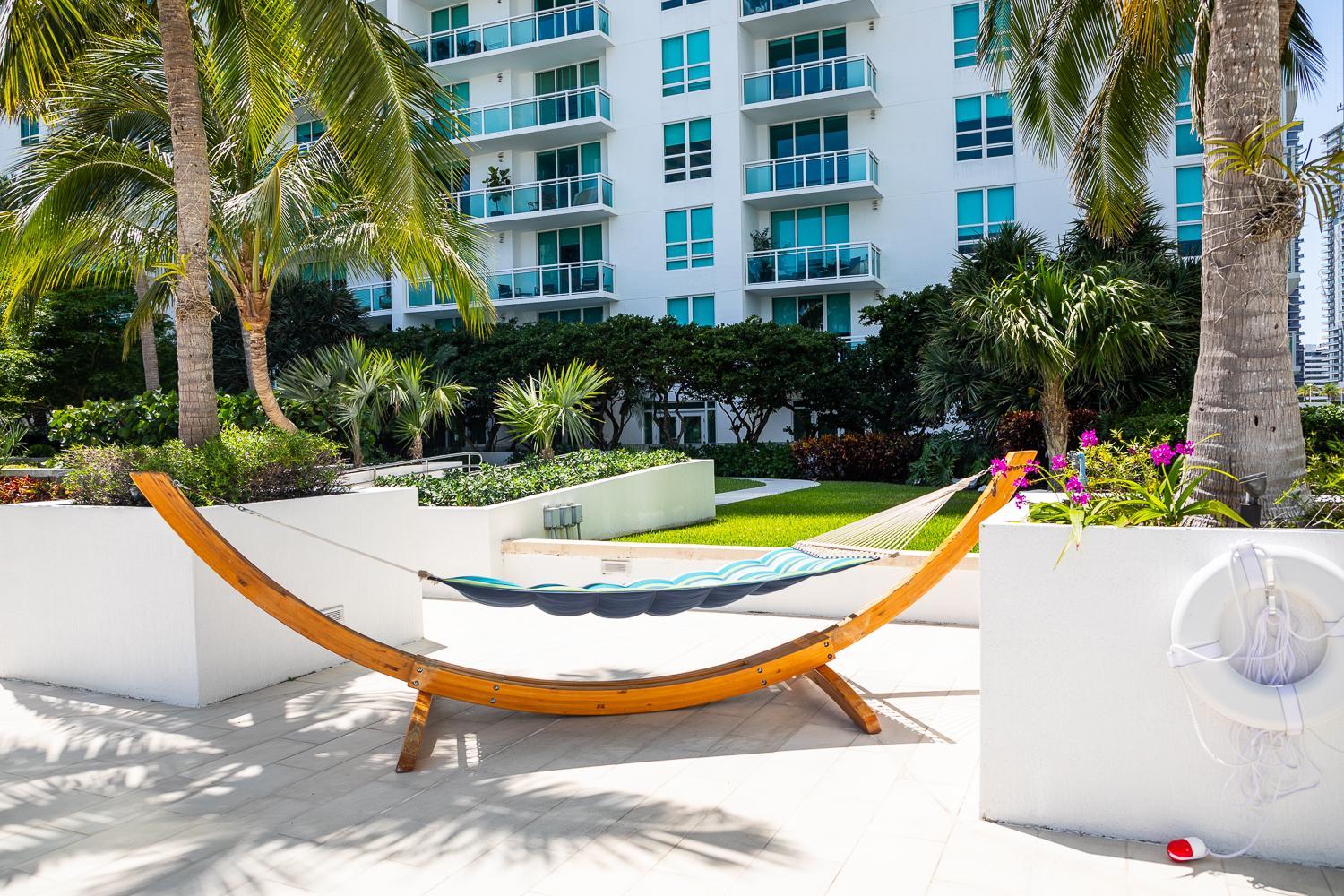 Brickell Oasis - 2bed 2bath Lux building