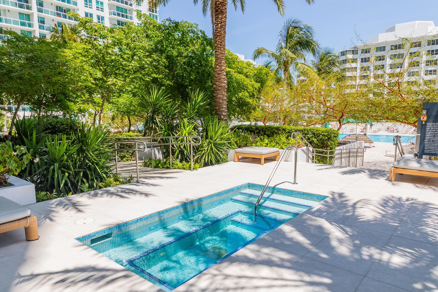 Brickell Oasis - 2bed 2bath Lux building