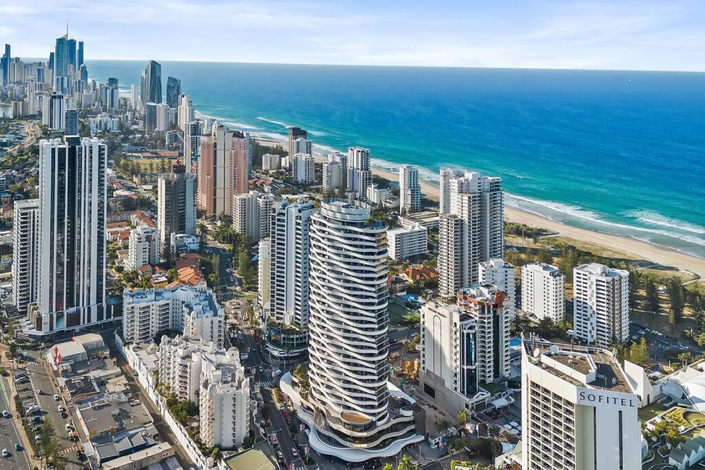 Luxury Wave Apt Broadbeach 2302