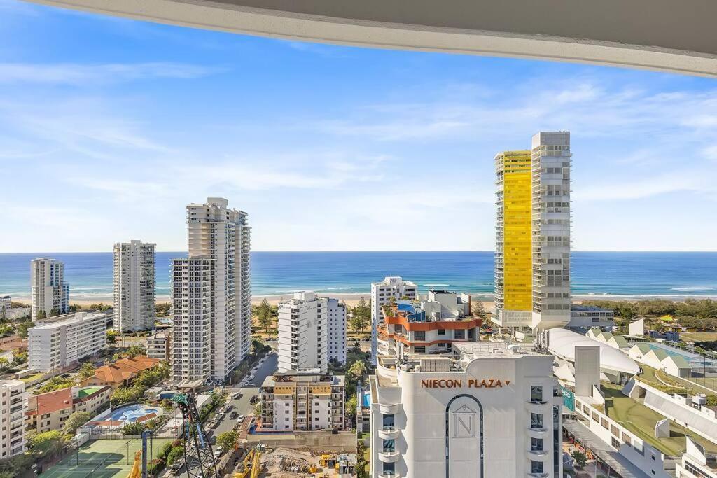 Luxury Wave Apt Broadbeach 2302