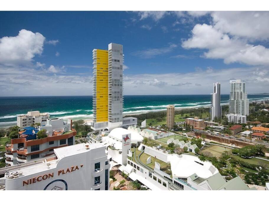 Luxury Wave Apt Broadbeach 2302