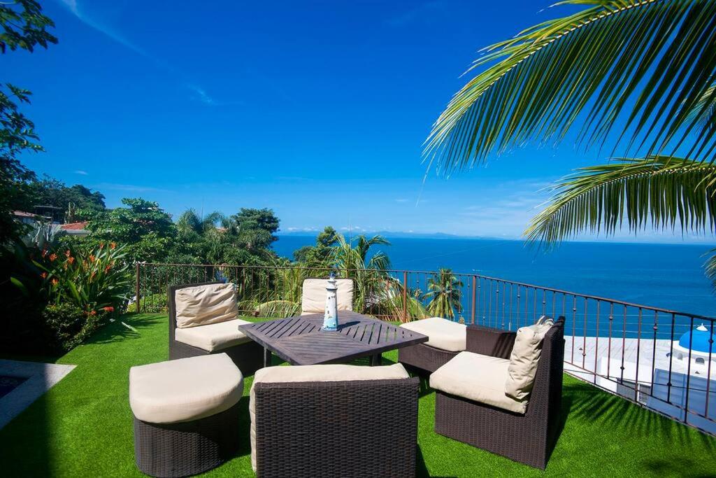 Villa Lapamar, pool with ocean view, Unique!