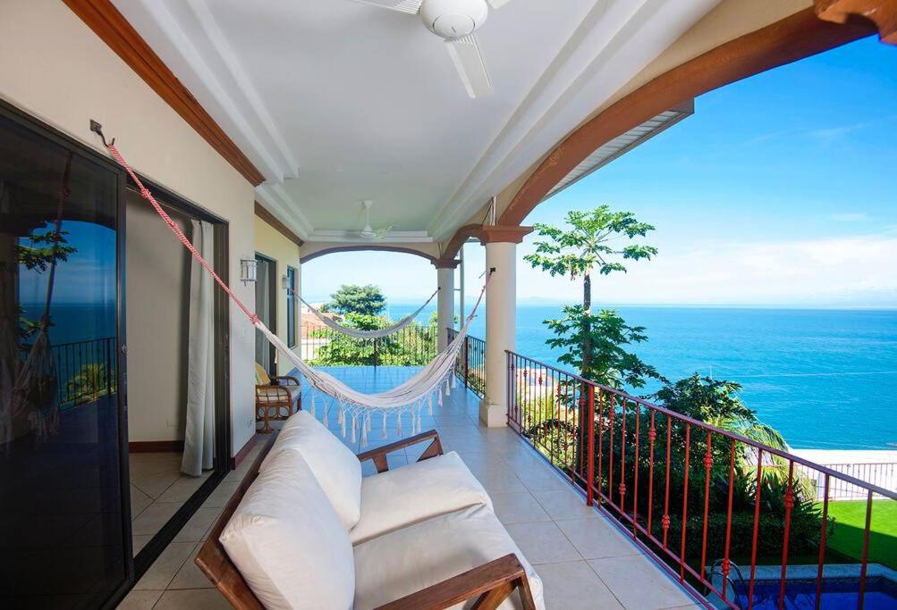 Villa Lapamar, pool with ocean view, Unique!
