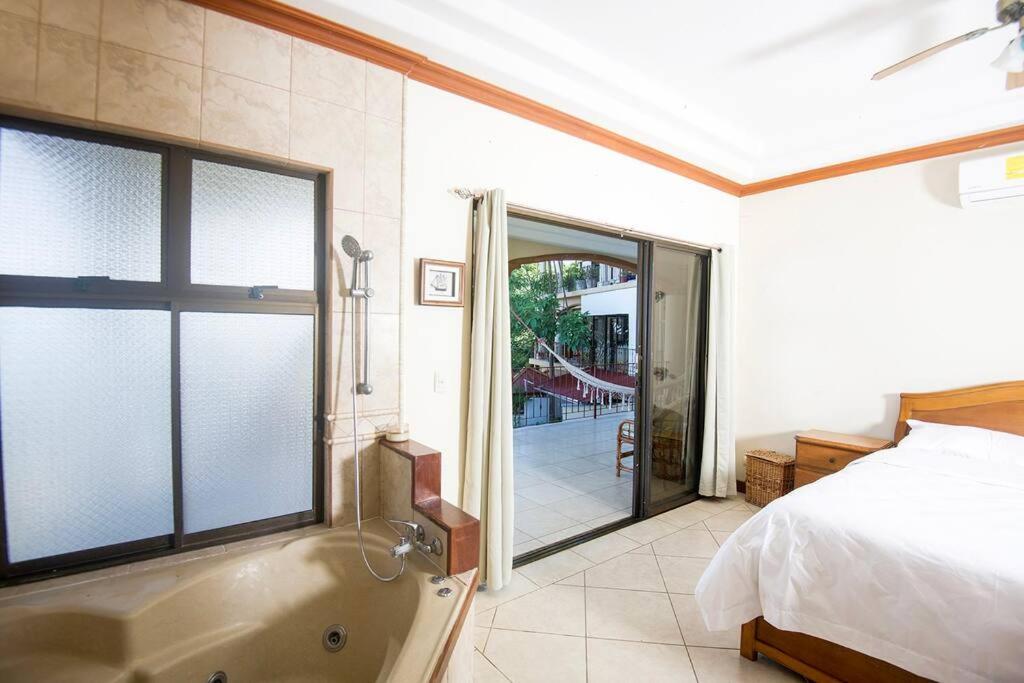 Villa Lapamar, pool with ocean view, Unique!