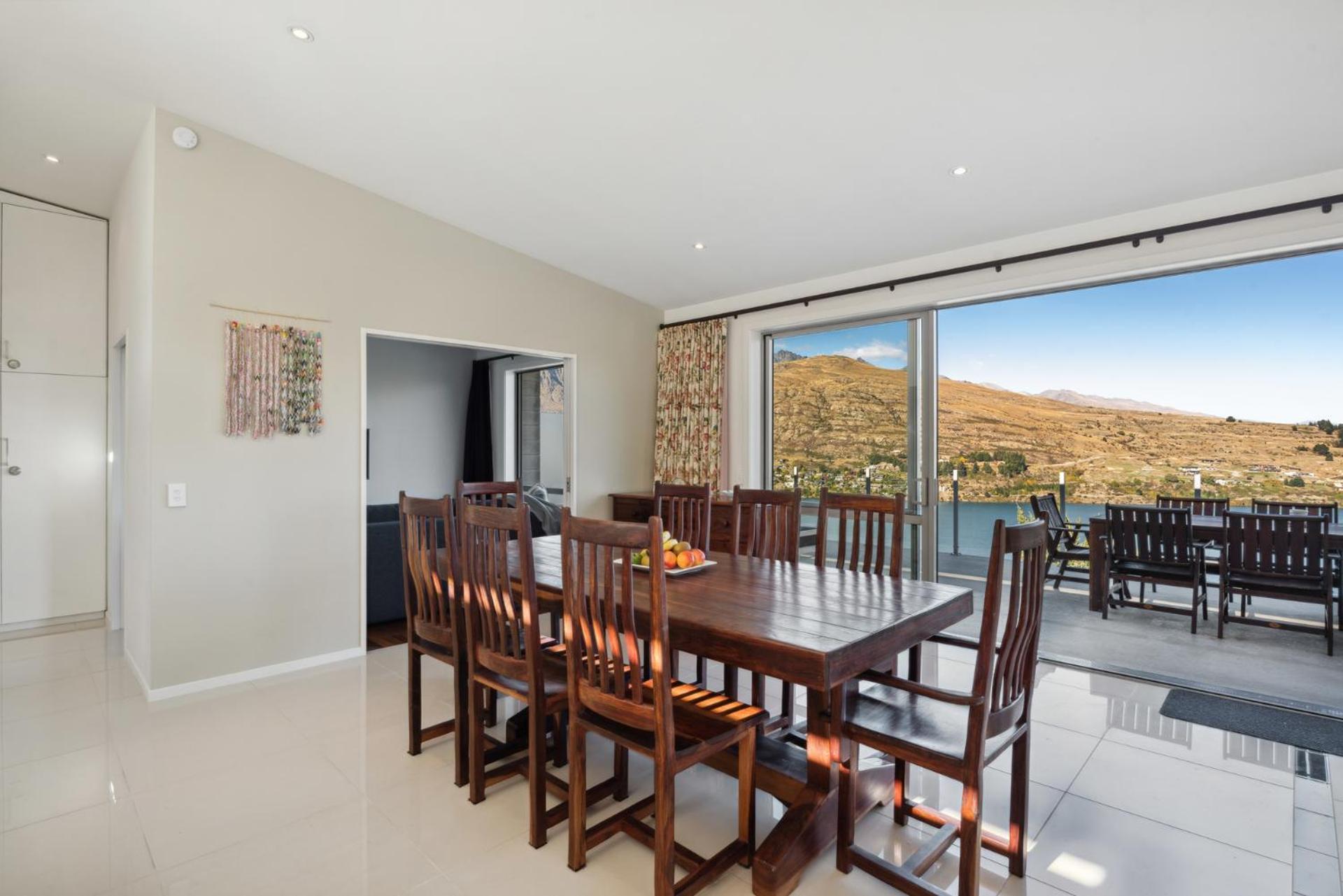 Views On The Top - Queenstown Holiday Home view 3