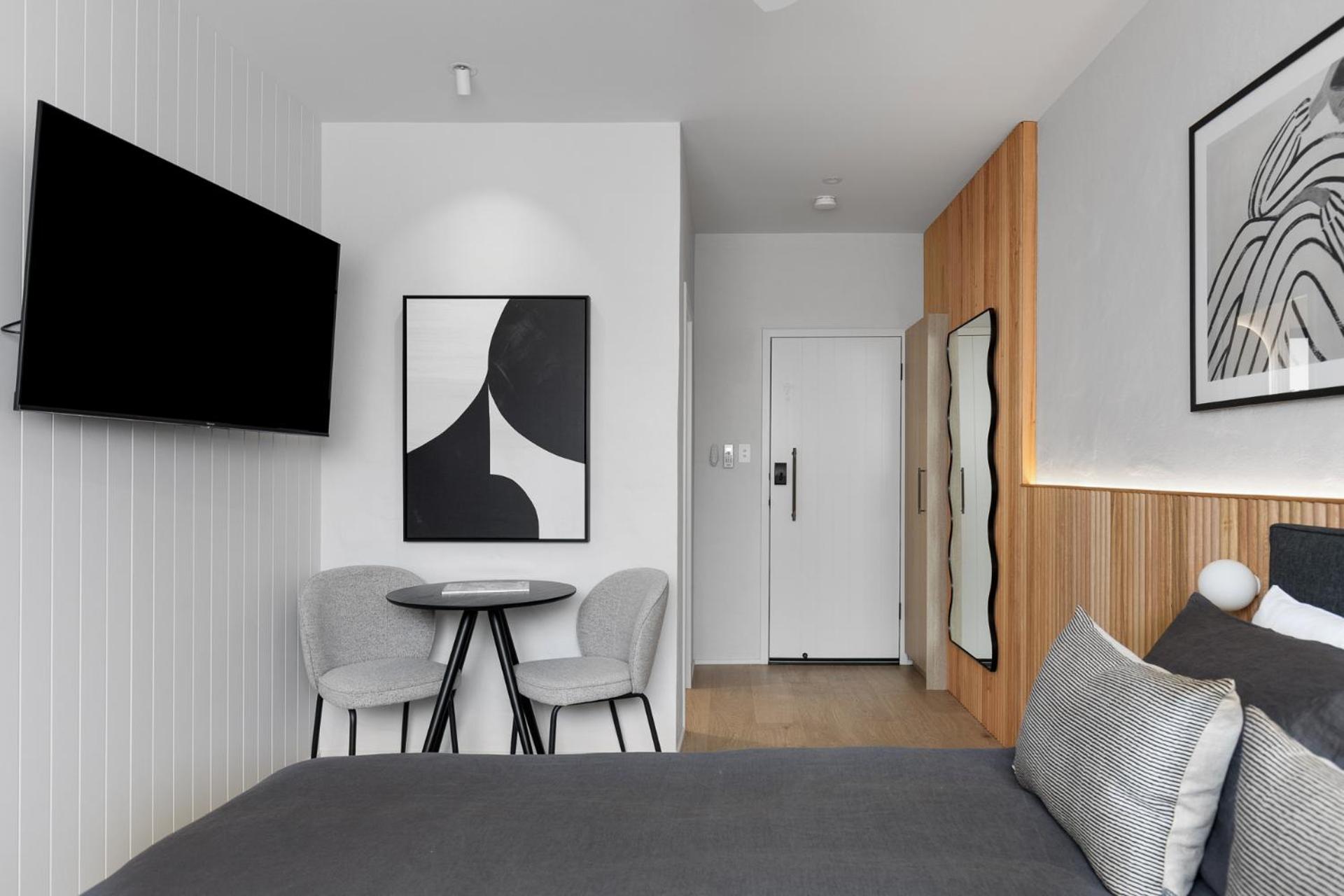 The Lodge - 4 Luxury Central Private Studio Rooms - Free wifi