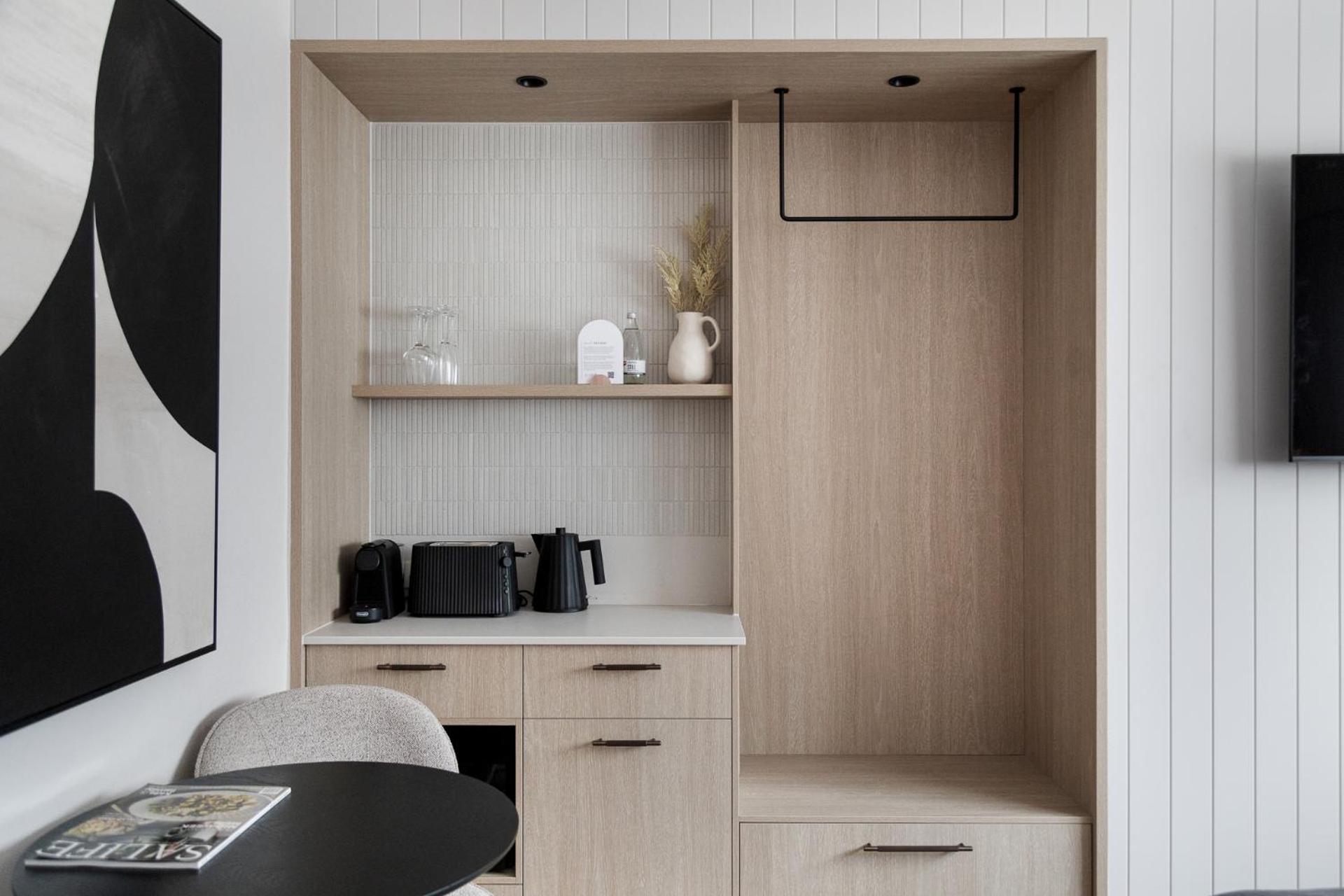 The Lodge - 4 Luxury Central Private Studio Rooms - Free wifi