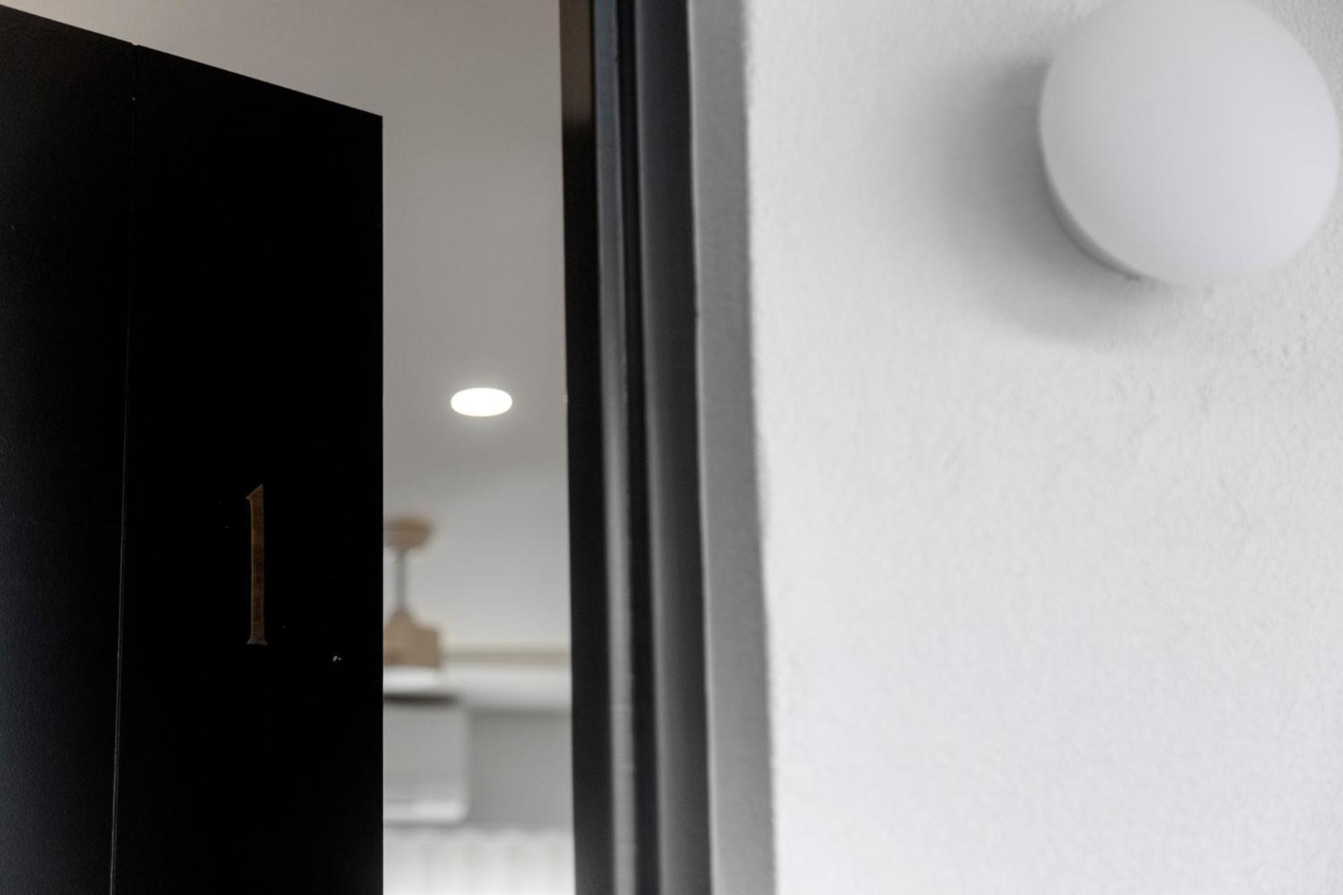 The Lodge - 4 Luxury Central Private Studio Rooms - Free wifi