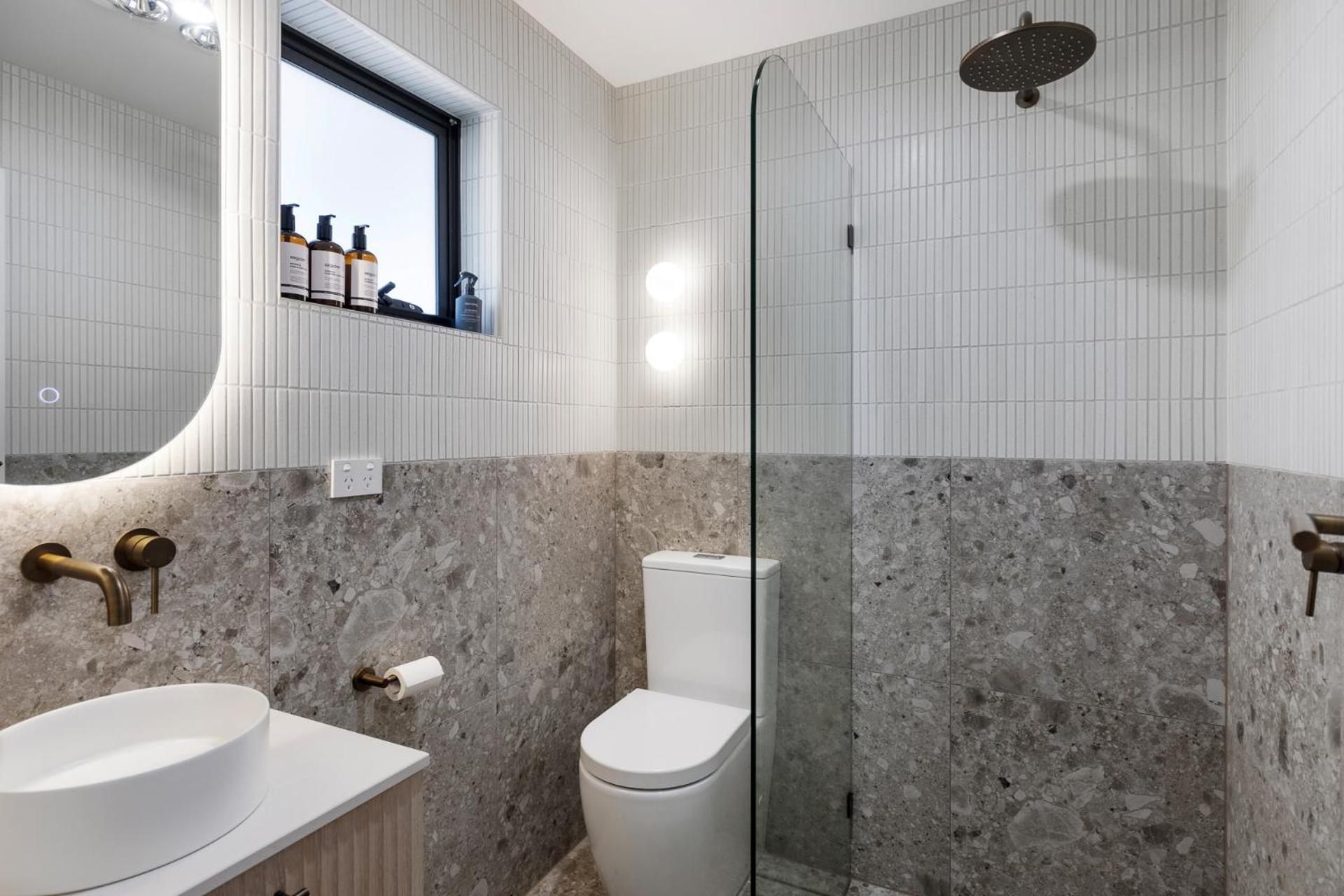 The Lodge - 4 Luxury Central Private Studio Rooms - Free wifi