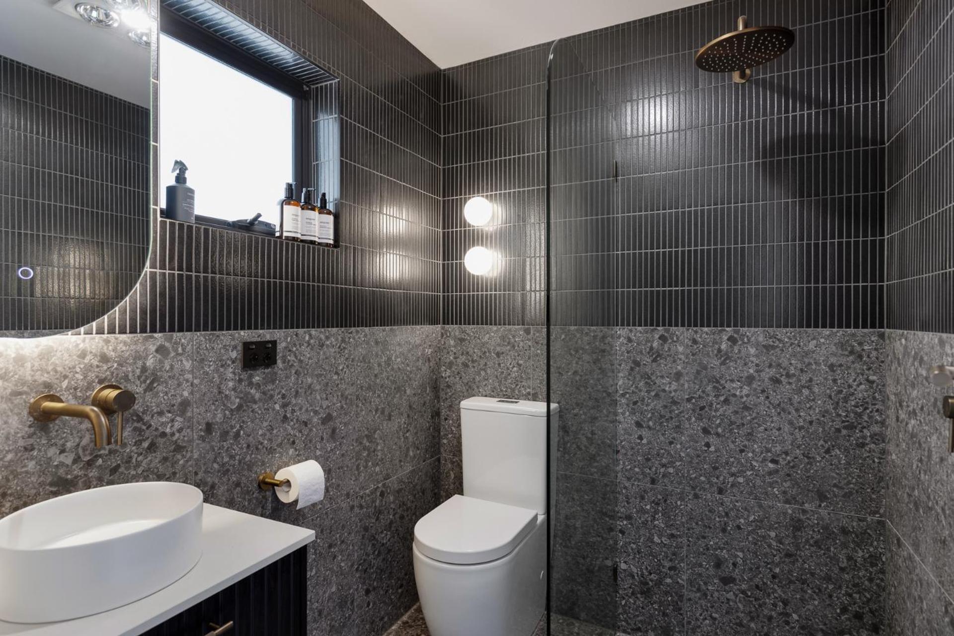 The Lodge - 4 Luxury Central Private Studio Rooms - Free wifi