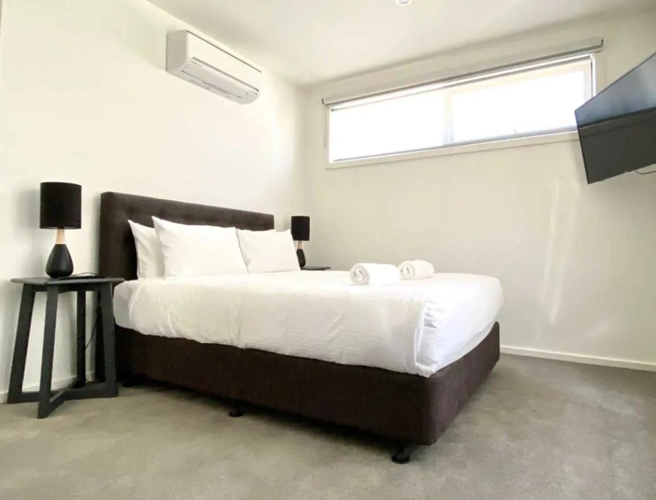 Captain's Cove All Accessible Luxury Apartment with Free Netflix view 4
