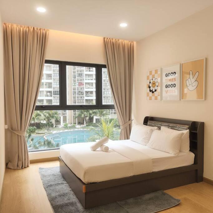 seaviews beach 9b 4-13pax ciq ksl johor bahru