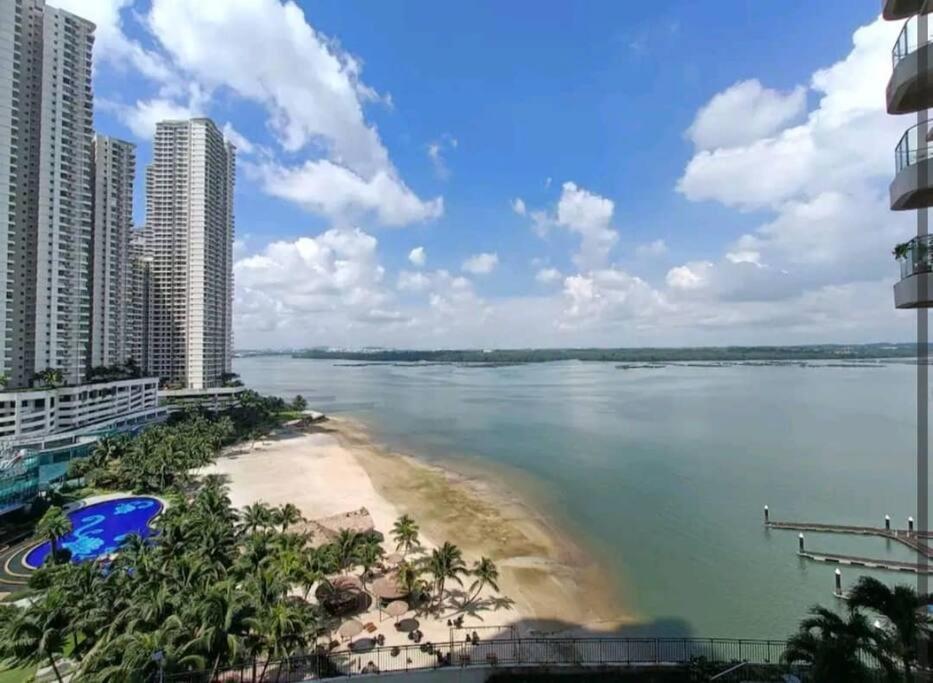 seaviews beach 9b 4-13pax ciq ksl johor bahru