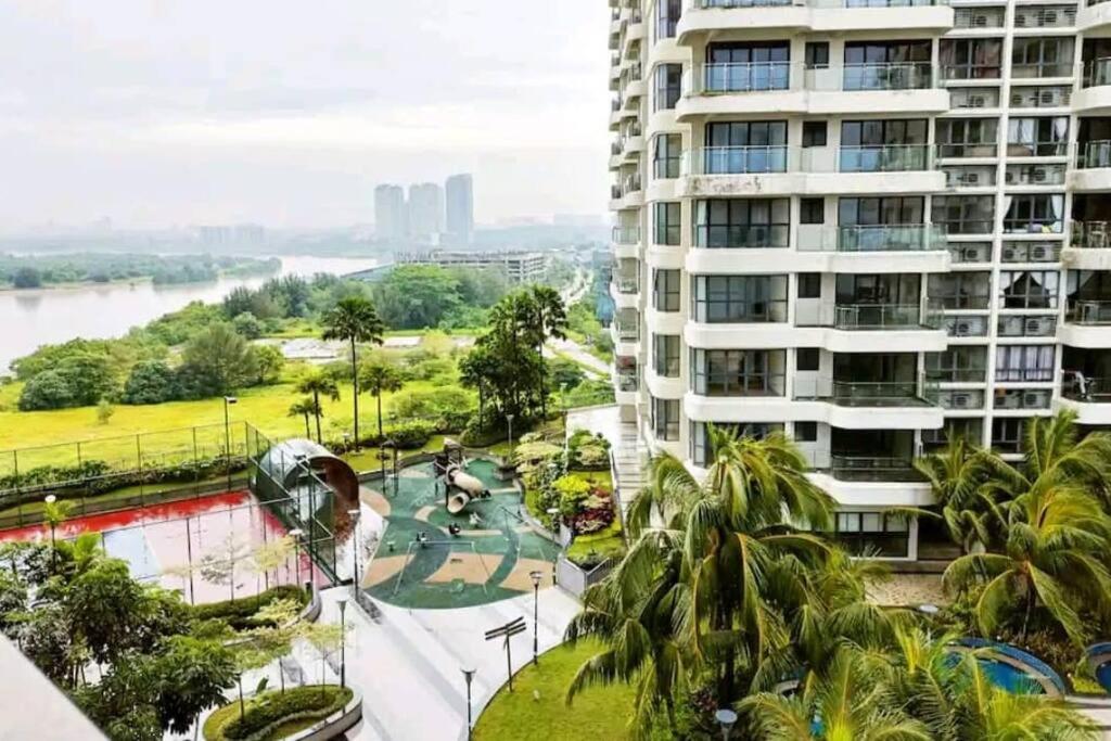 seaviews beach 9b 4-13pax ciq ksl johor bahru