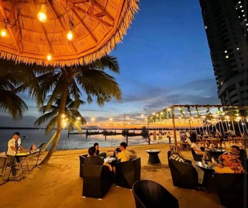 seaviews beach 9b 4-13pax ciq ksl johor bahru