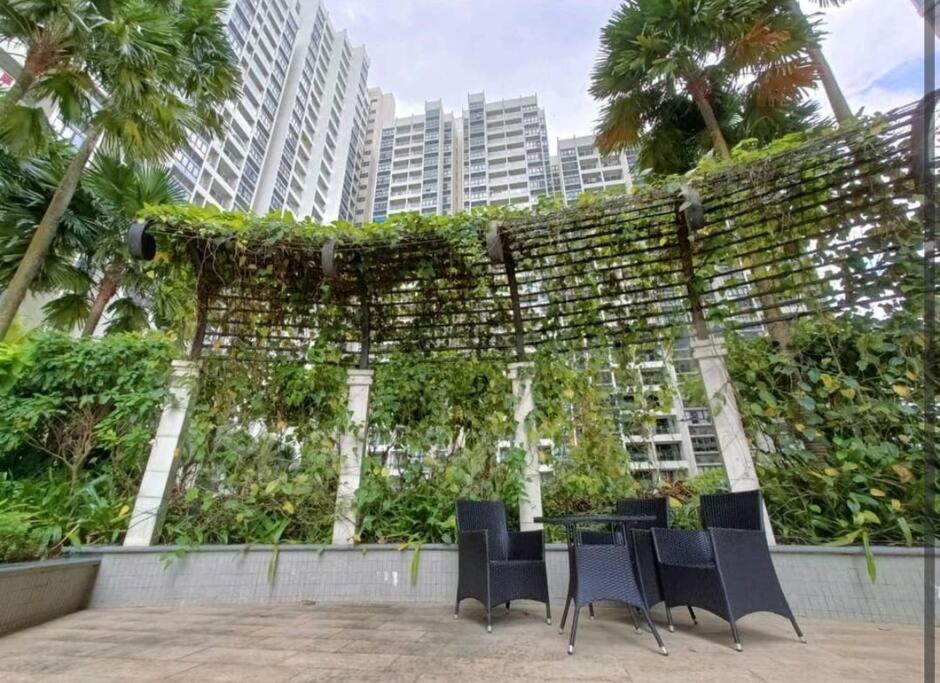 seaviews beach 9b 4-13pax ciq ksl johor bahru