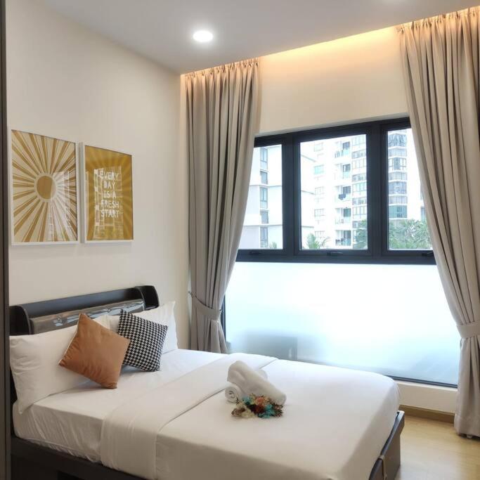 seaviews beach 9b 4-13pax ciq ksl johor bahru
