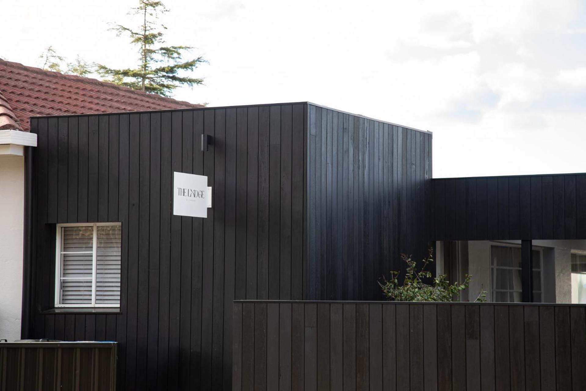 The Lodge - 4 Luxury Central Private Studio Rooms - Free wifi