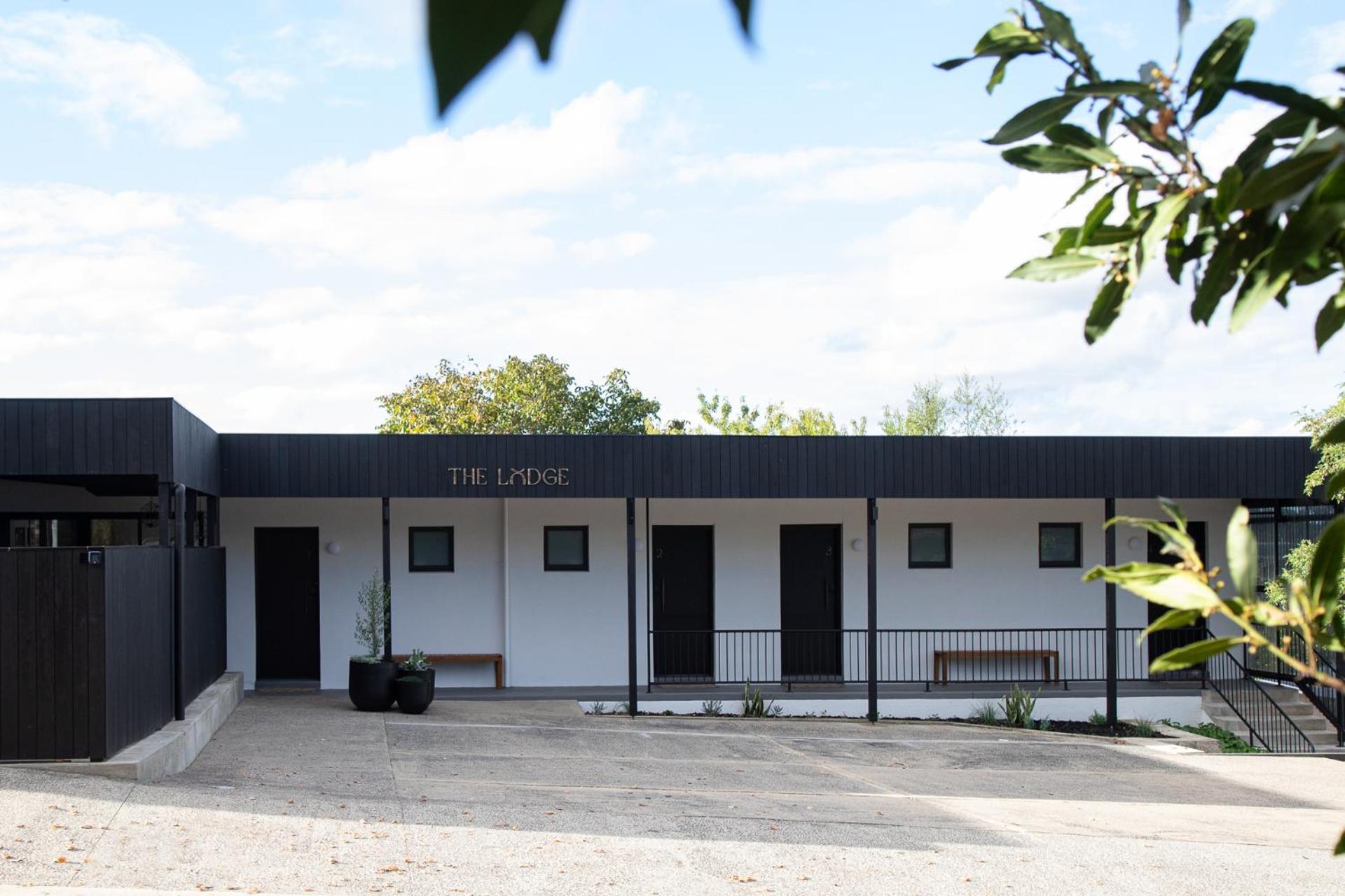 The Lodge - 4 Luxury Central Private Studio Rooms - Free wifi