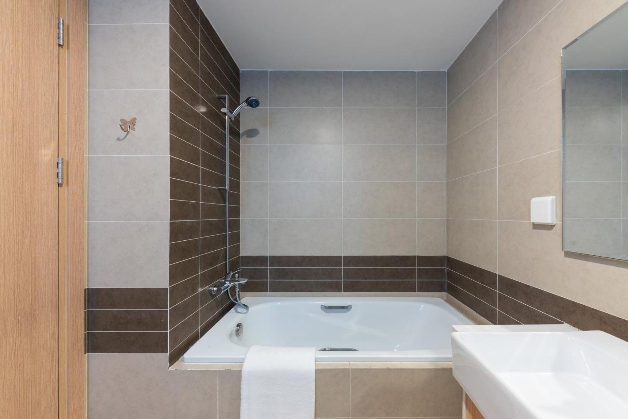 Kandy in Rivergate Luxury Apartment - near Ben Thanh market