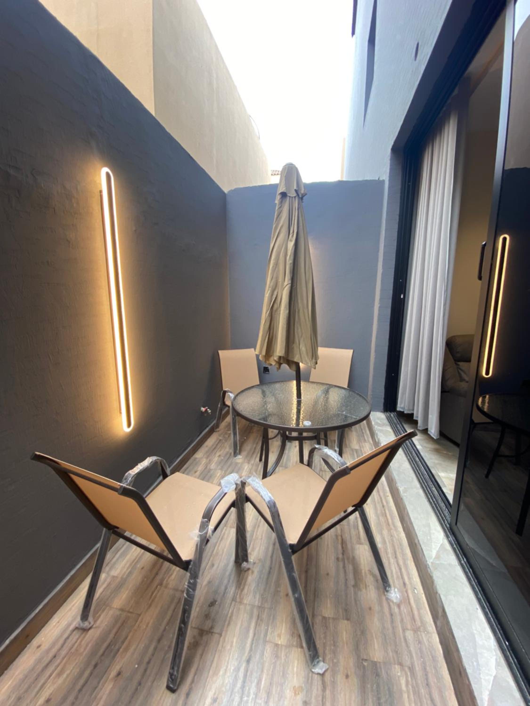 Luxury Boulevard Studio With Outdoor Area