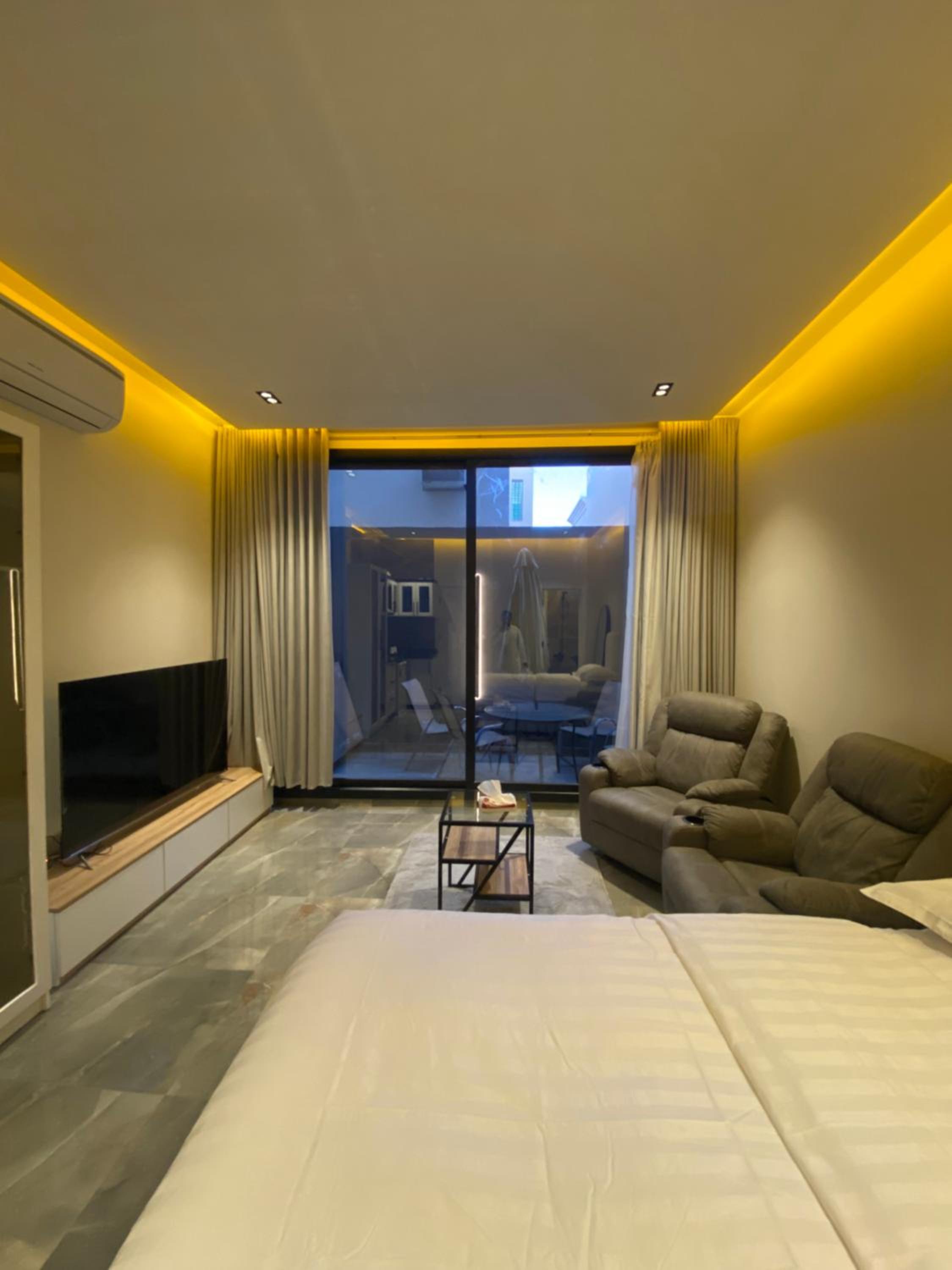 Luxury Boulevard Studio With Outdoor Area