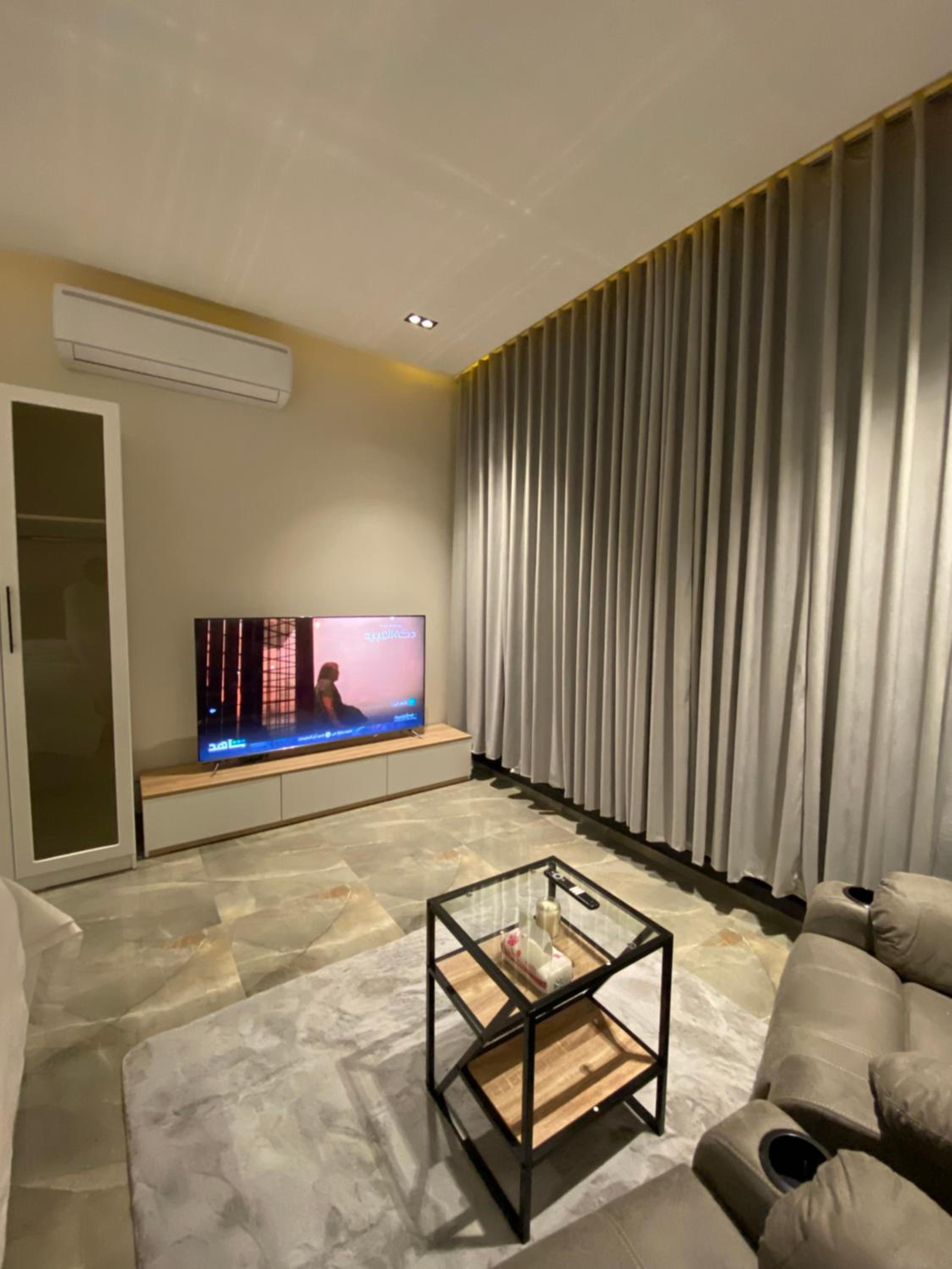Luxury Boulevard Studio With Outdoor Area