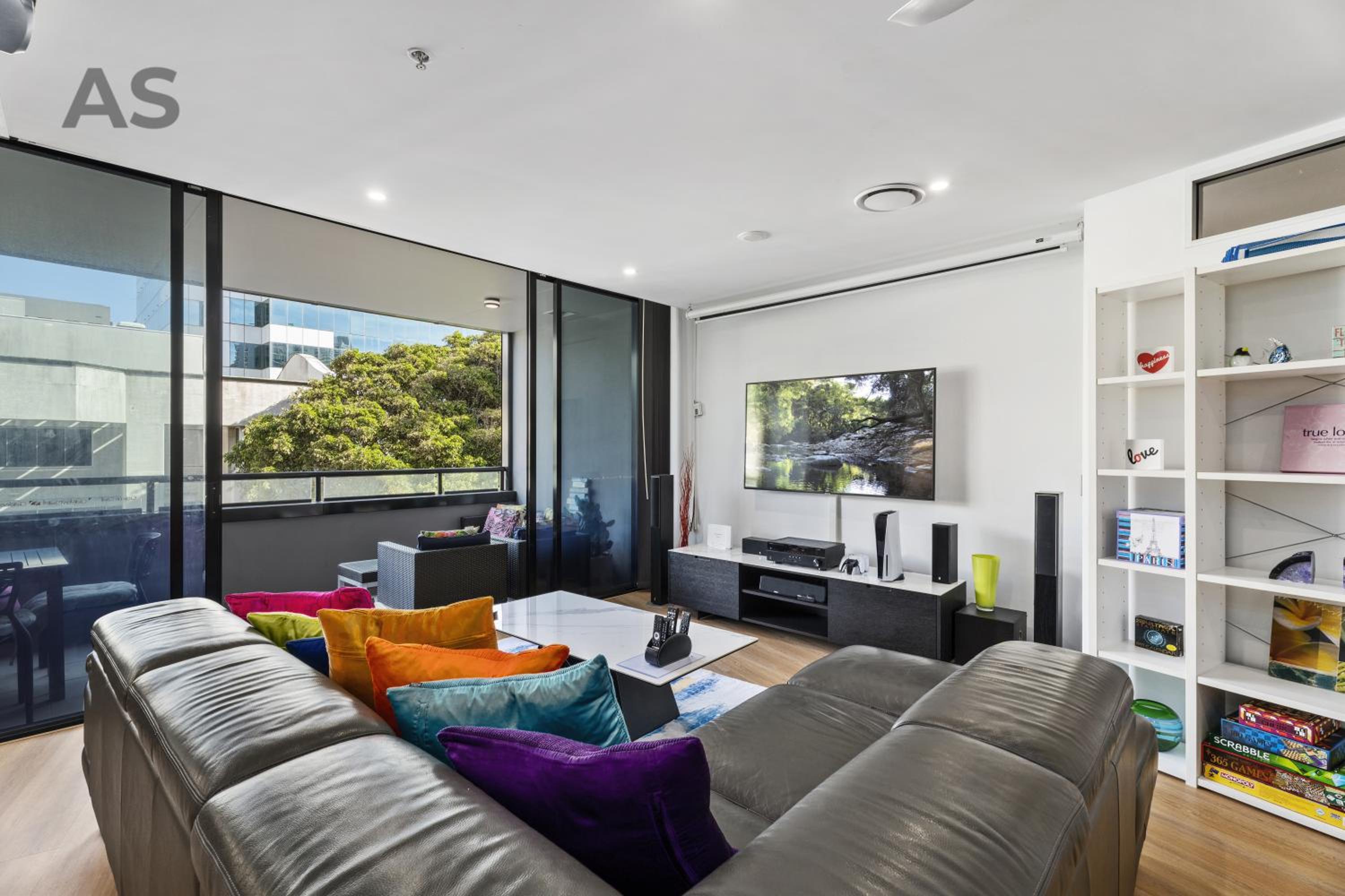 Circle on Cavill - Private Apartments - Apartment Stay photo 12 of 58