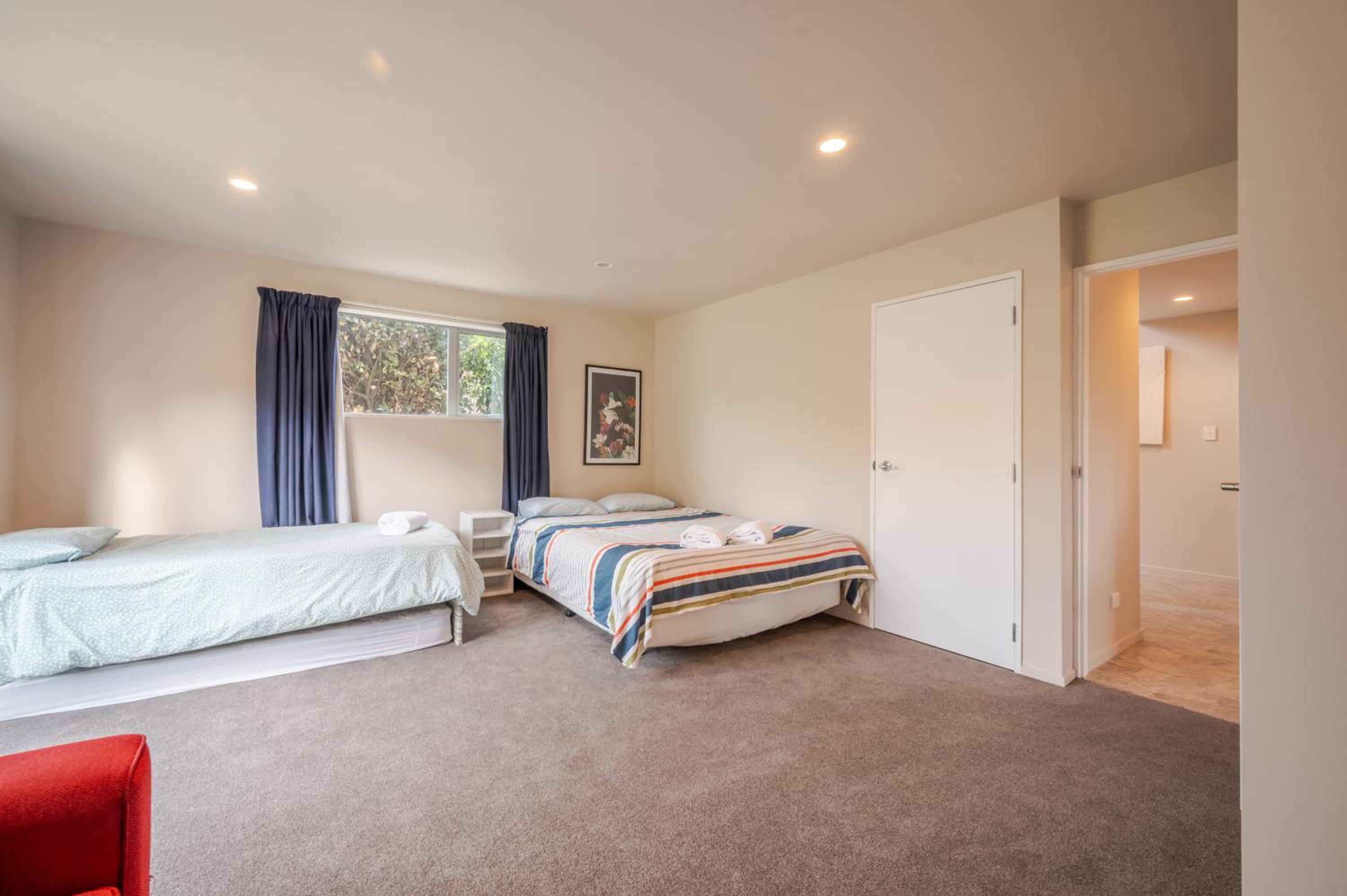 Tui's Retreat - Duvauchelle Holiday Home view 4